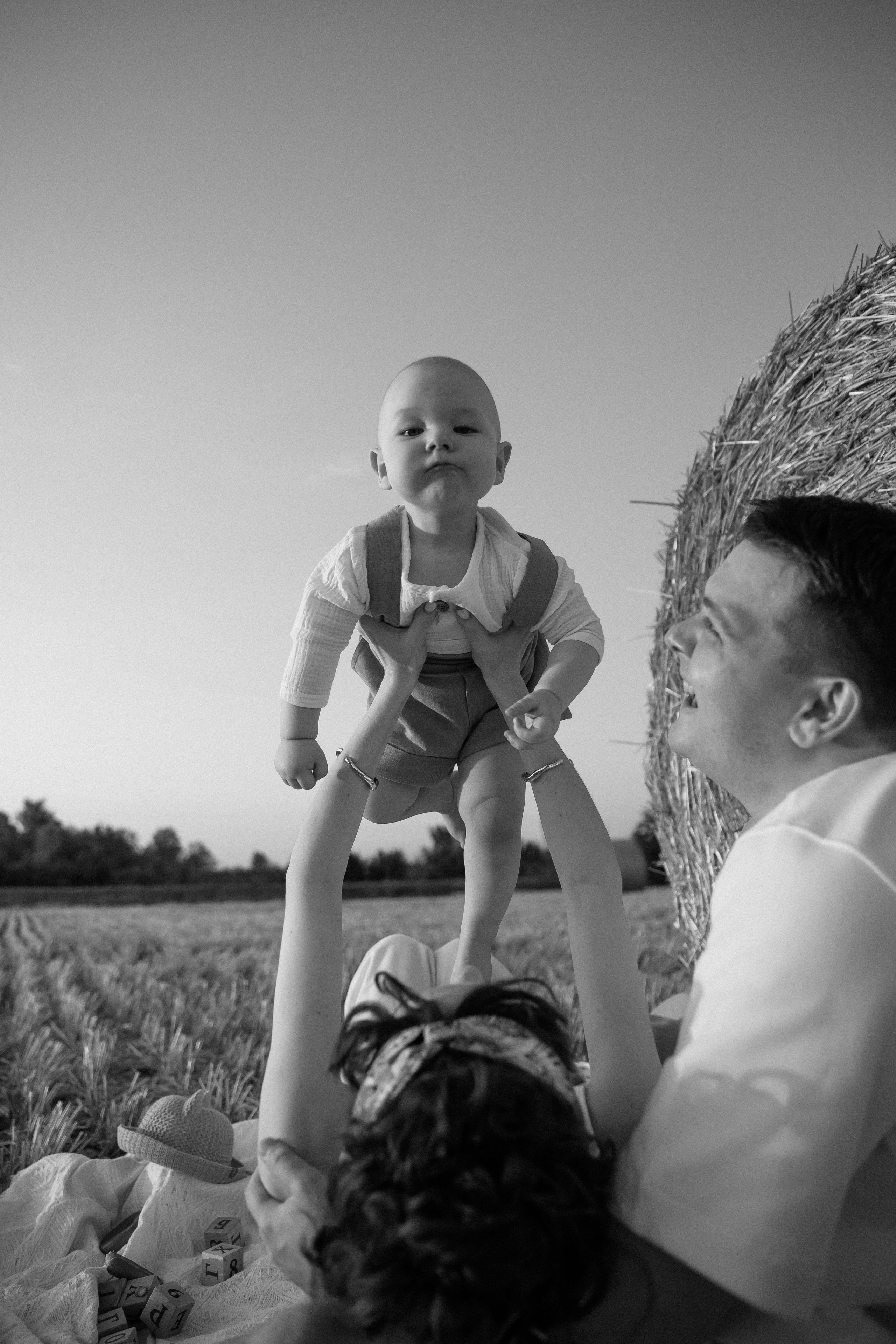 Поле. Лето. Тёплый ветерок. Семейный и свадебный фотограф в Краснодаре. Кристина Ендальцева