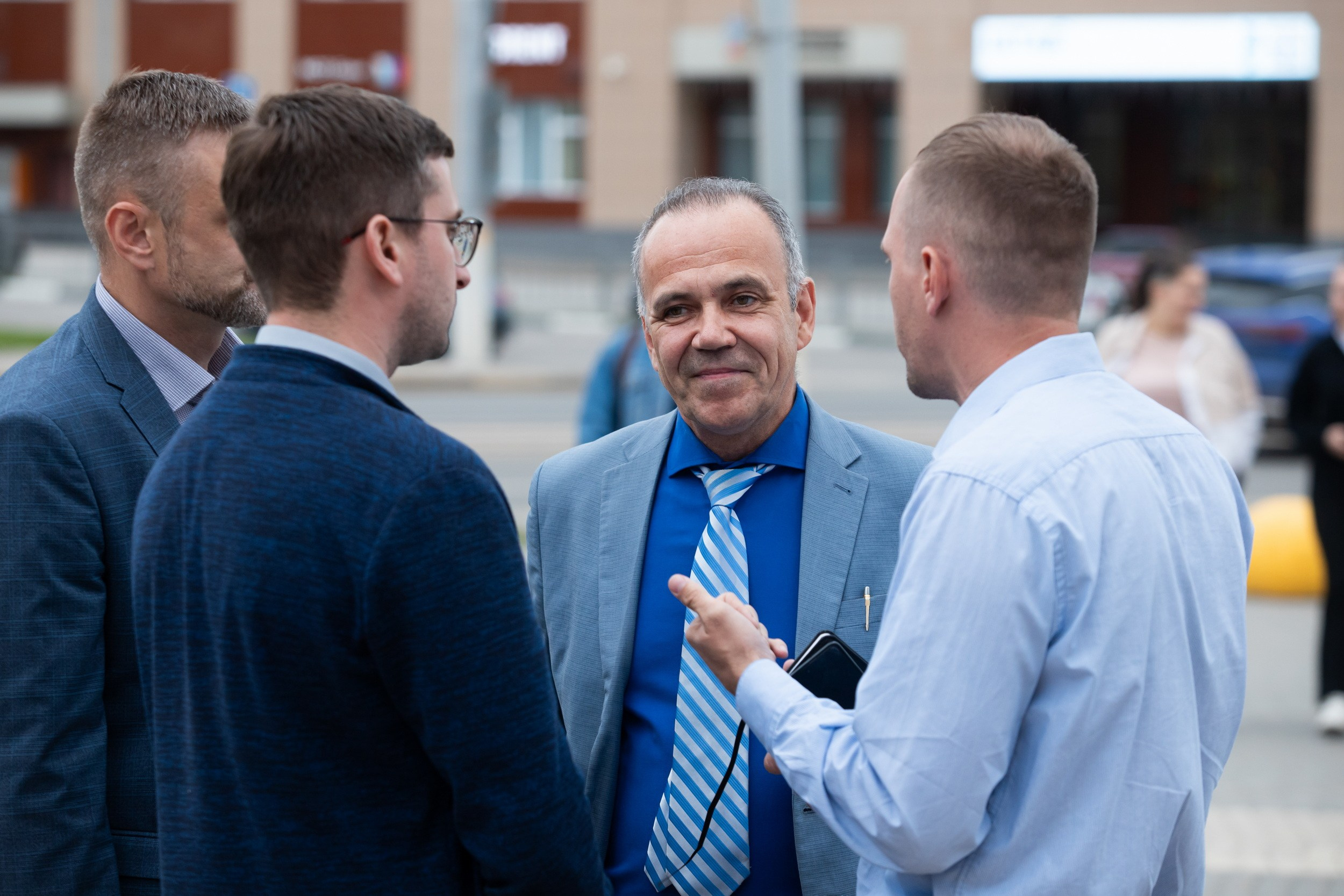 Городской бал выпускников (24 июня 2025). Репортажный фотограф Алексей Пирязев