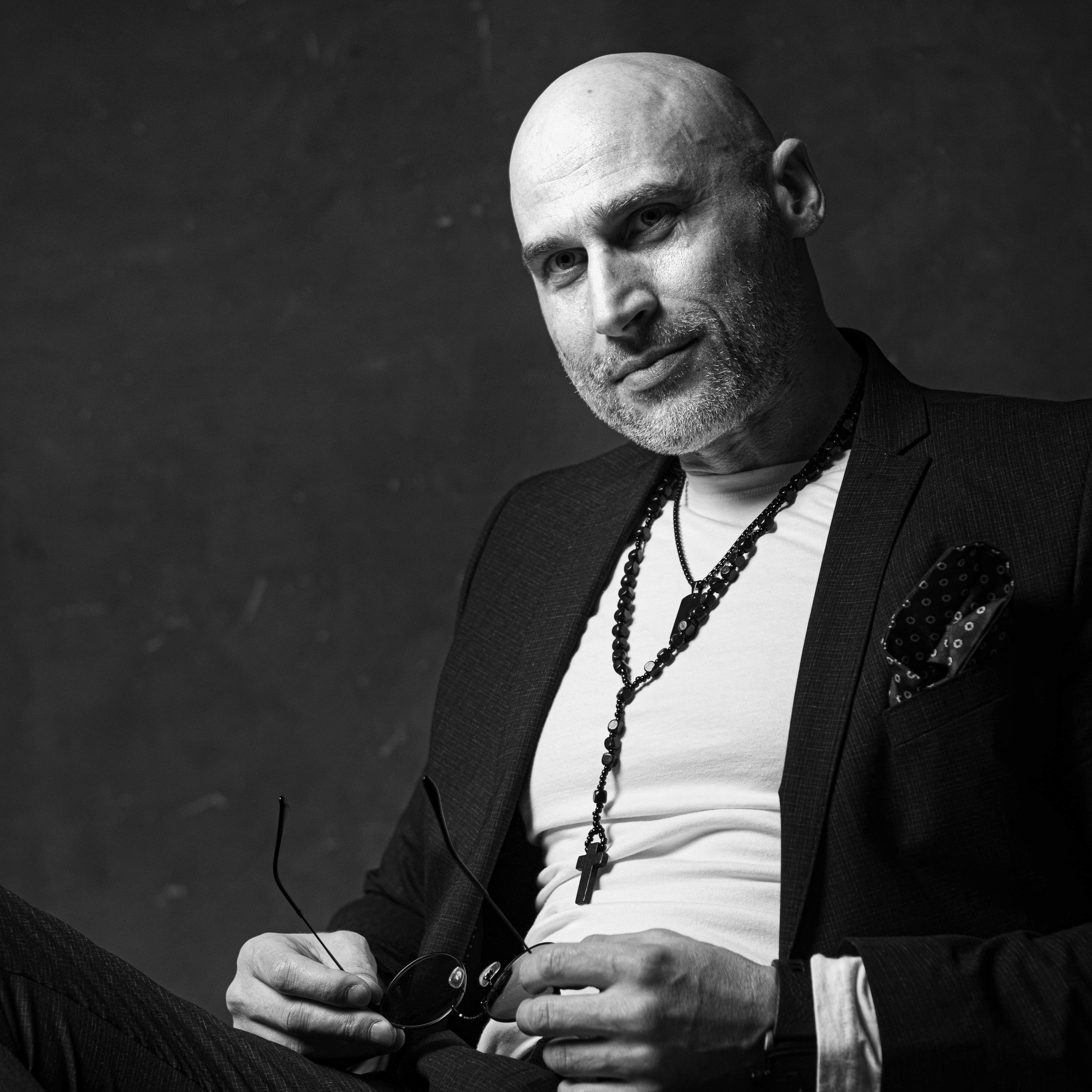 Ведущий на праздник в Москве / Денис Аганин