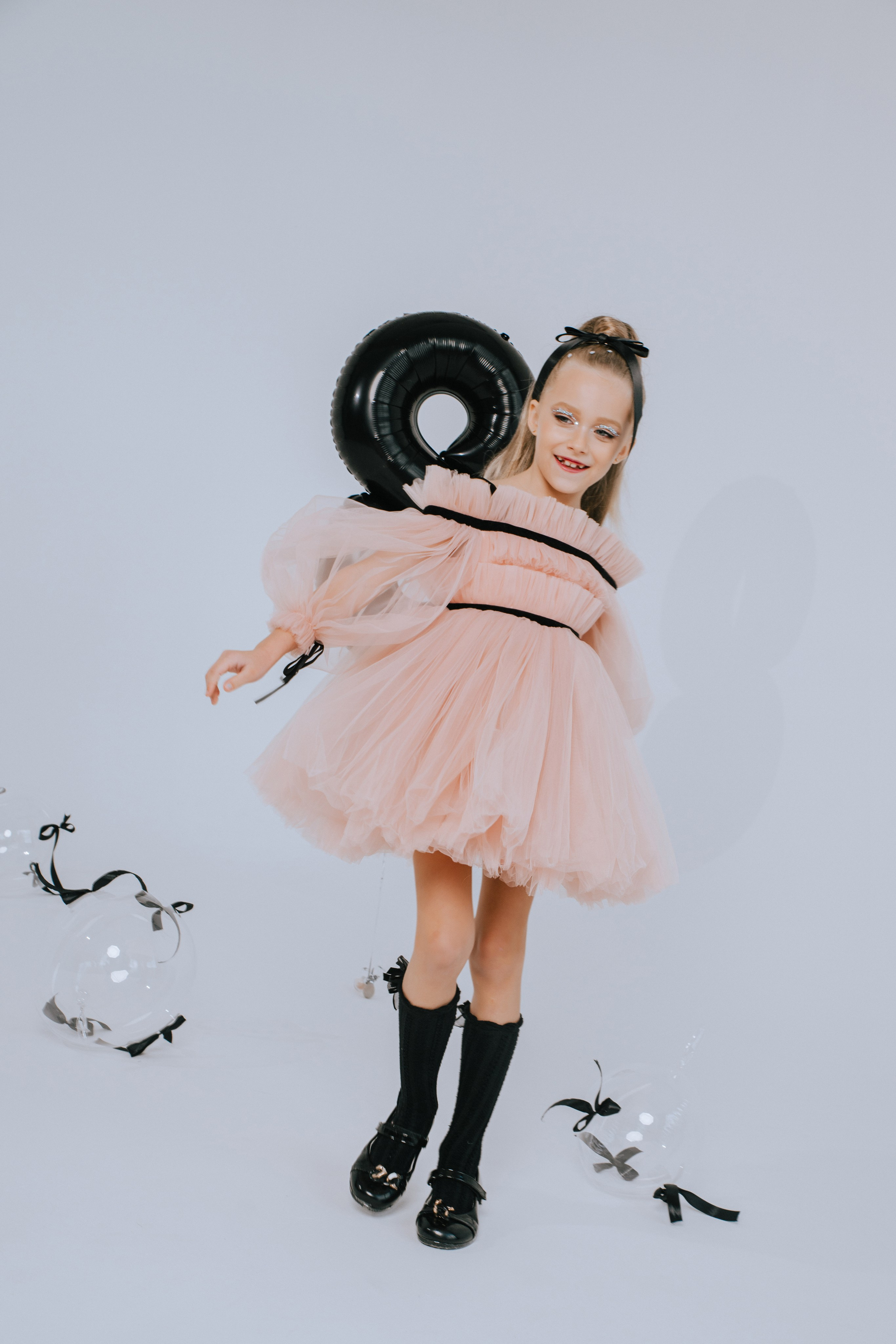 Мира. Фотограф Ярмишко Дарья. Выпускные фотокниги