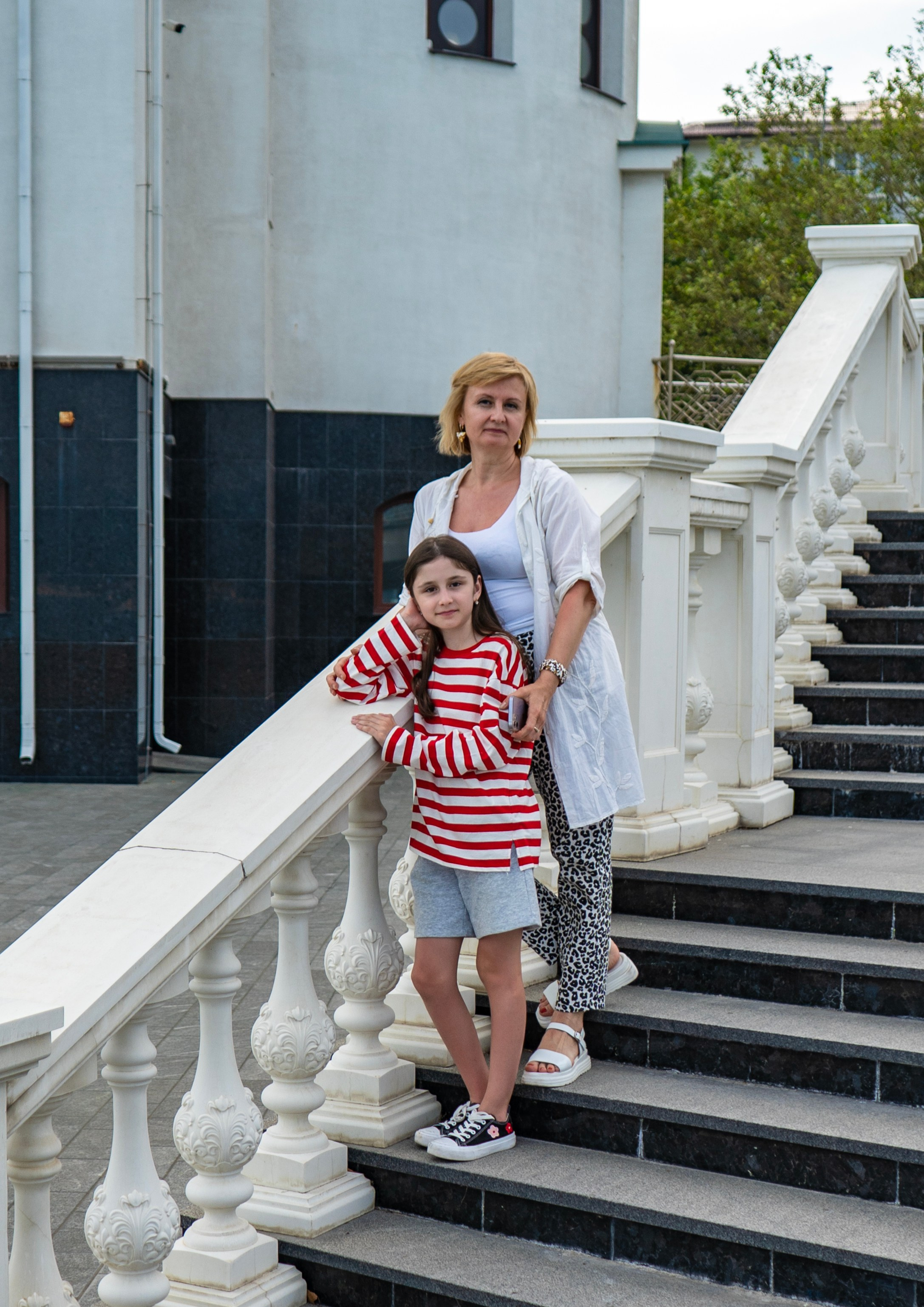 Съемка в центре Новороссийска. Семейный и детский фотограф Екатерина Черняева. Снимаю портреты, love story, фотопрогулки, работаю на улице, в кафе, студии, дома у клиента