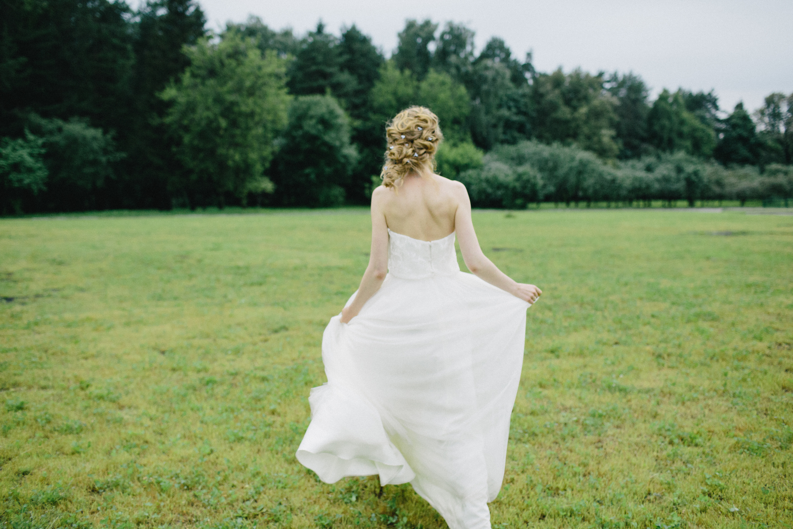 Дыхание прохладного лета. Свадебные и семейные фотографы в Москве Максим и Оксана Первомай