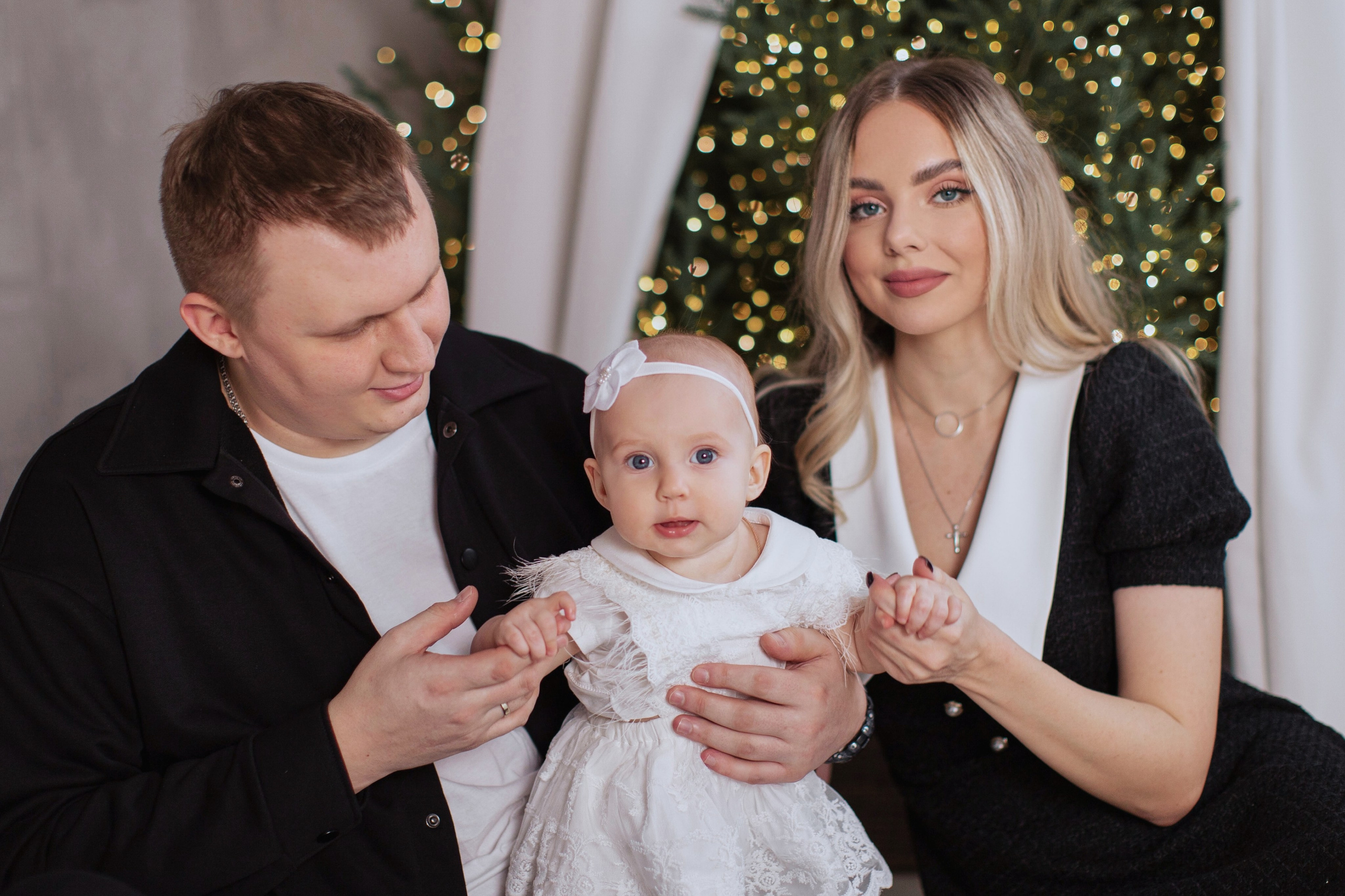 Семья к новому году 2025. Фотограф Лиана Артемова в Пензе