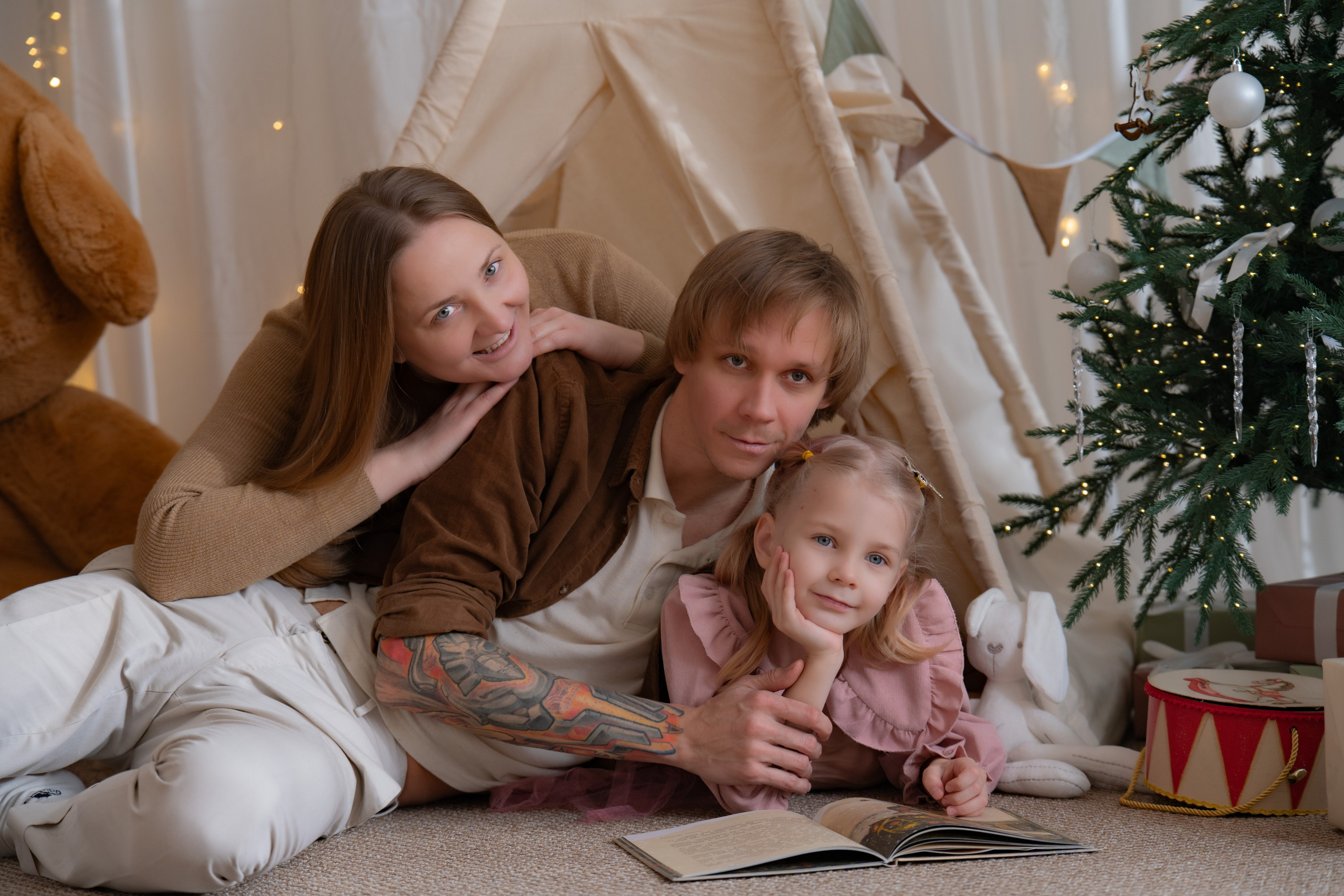 Новогодняя съемка Галя+Джон+Ладушка. Фотограф в Ростове-на-Дону Елизаваета Маковей