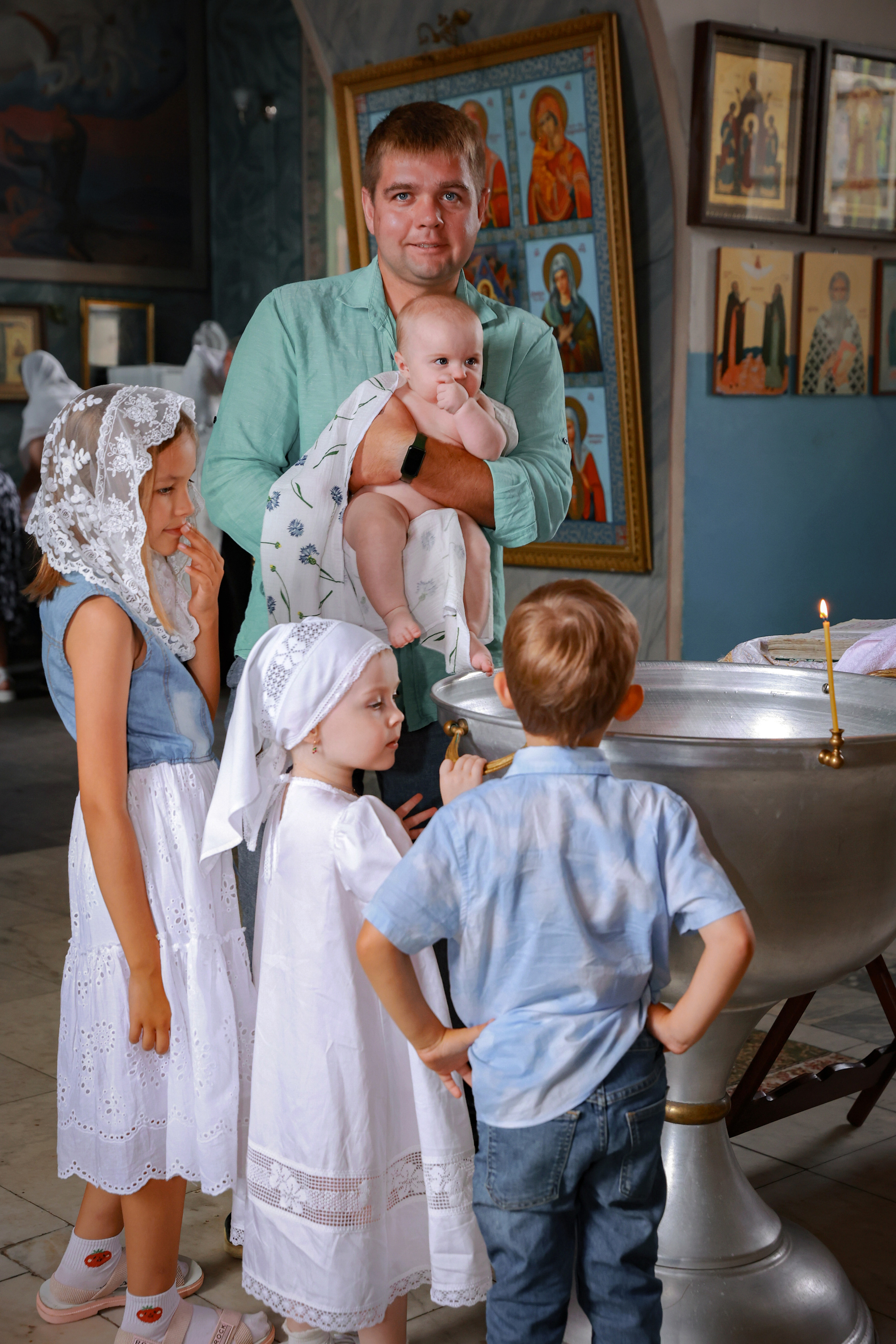 Таинство Крещения двойни. Село Вешаловка Липецкой области. Семейный и детский фотограф в Краснознаменске Виктория Санкина