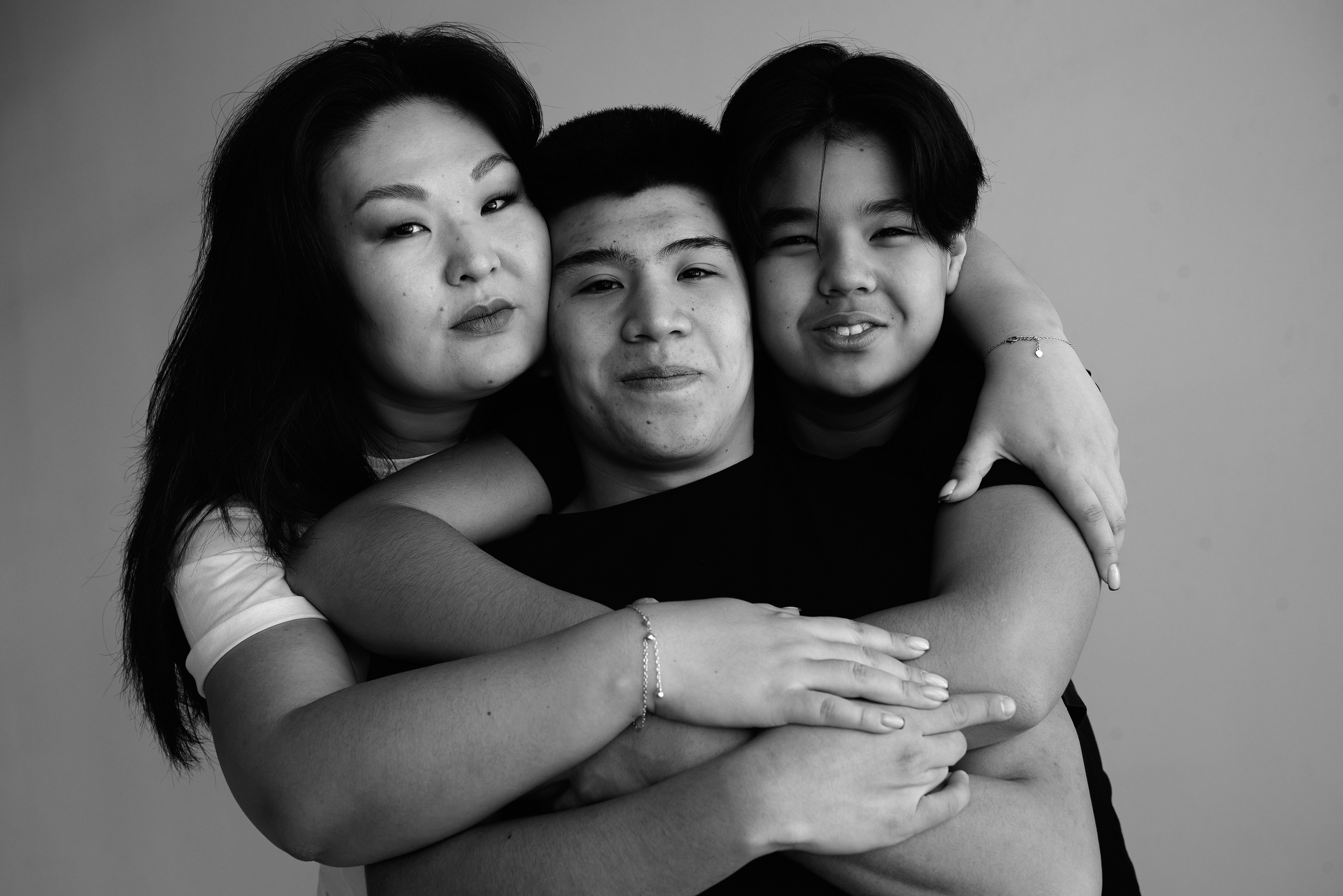 Семейная студийная фотосессия. Фотограф Алматы Ольга Photodooshy