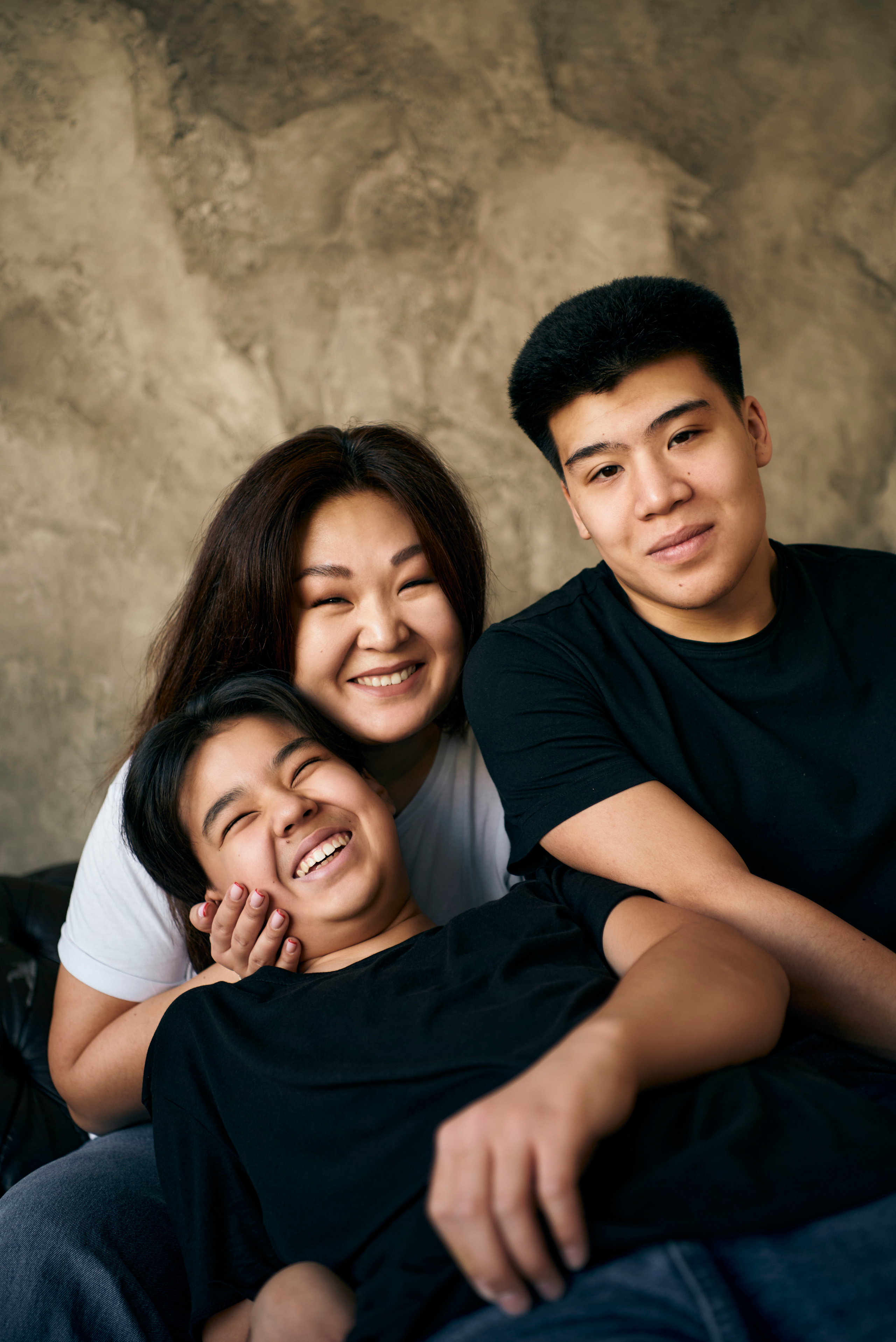 Семейная студийная фотосессия. Фотограф Алматы Ольга Photodooshy