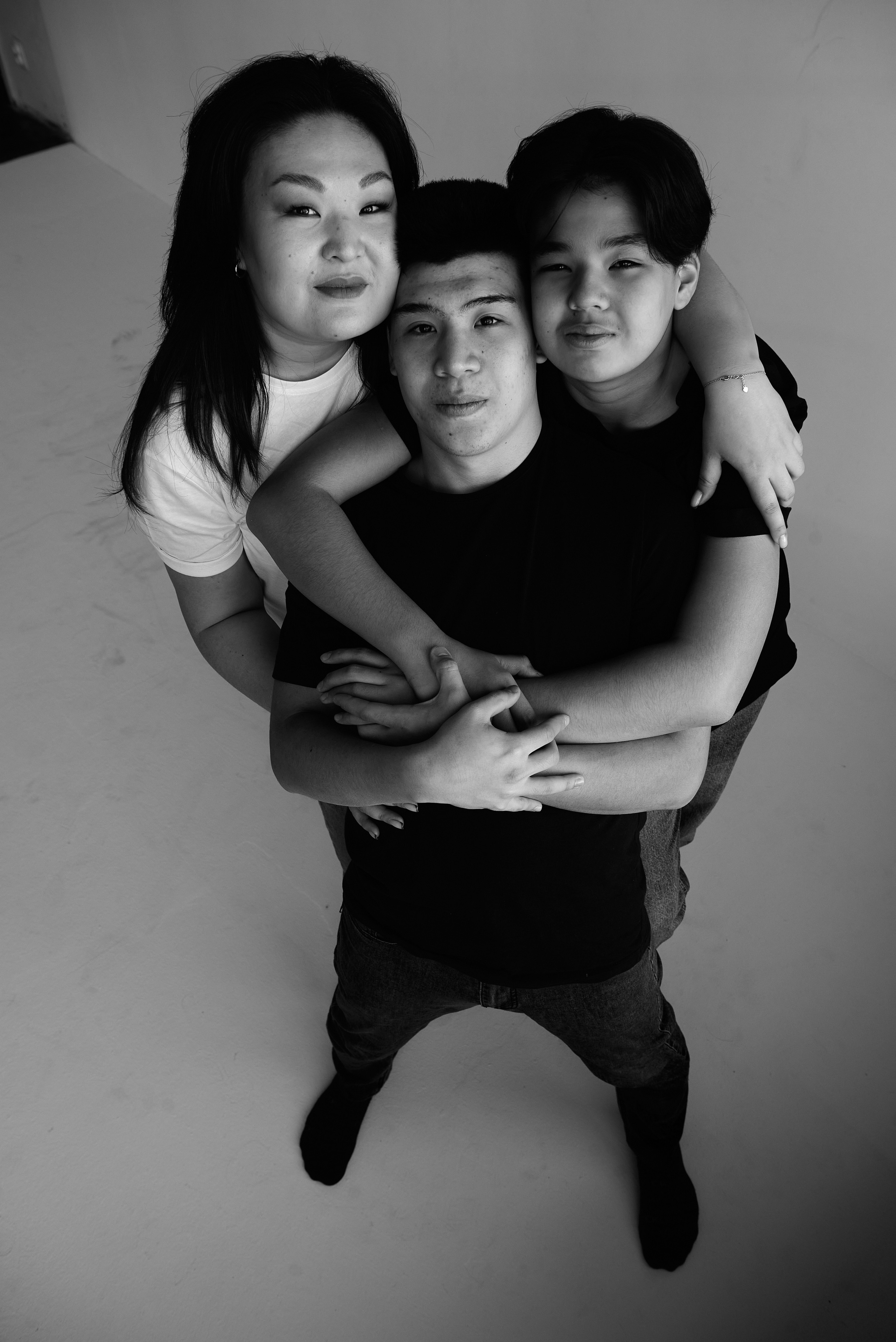 Семейная студийная фотосессия. Фотограф Алматы Ольга Photodooshy