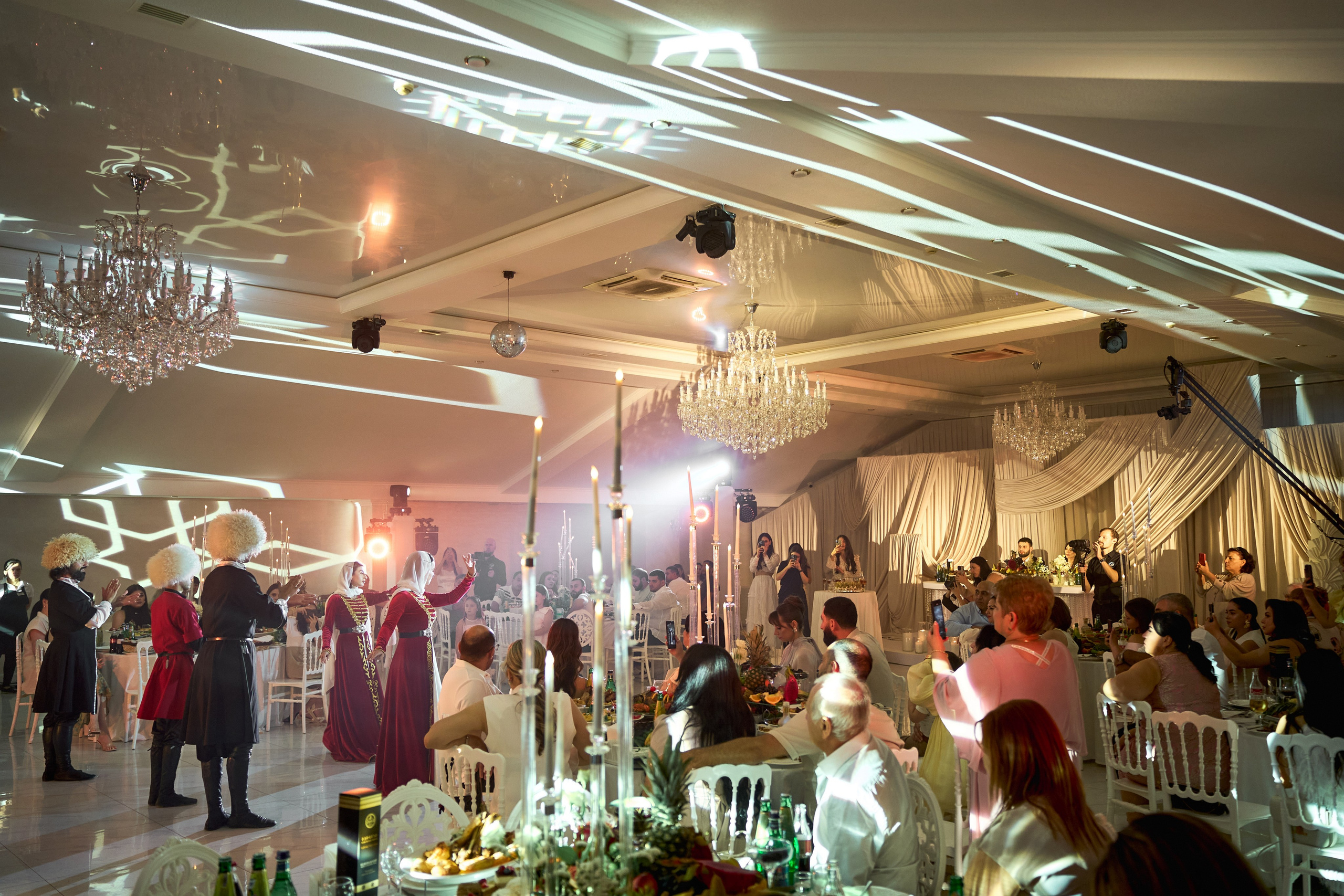 Сватовство в Краснодаре от лучших фотографов и операторов TWINS STUDIO. ТВИНС СТУДИО — лучшие свадебные фотографы и видеографы в Краснодаре