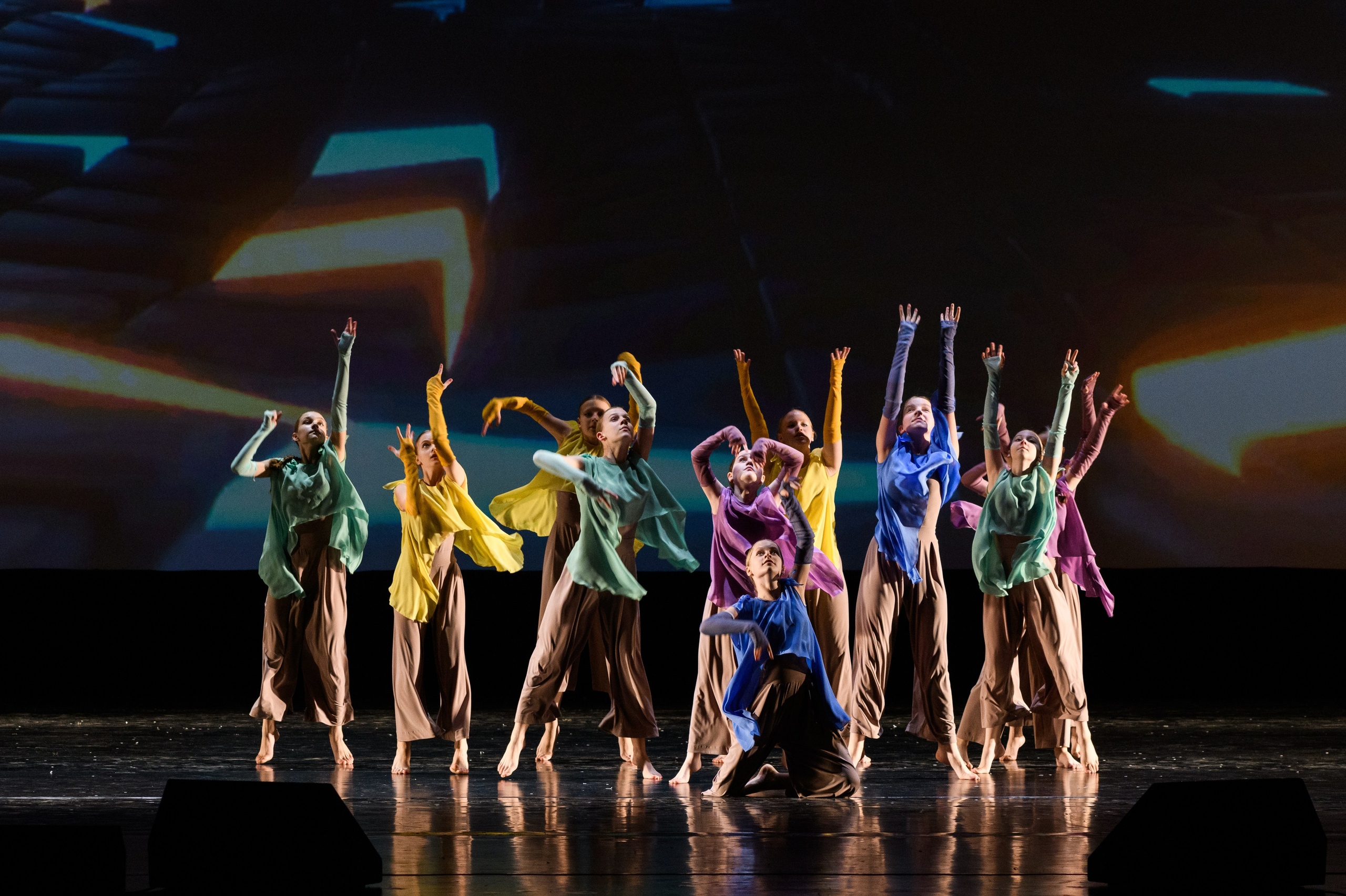 23 апреля, часть 2, БКЗ Октябрьский, г. Санкт-Петербург. Золотое яблочко