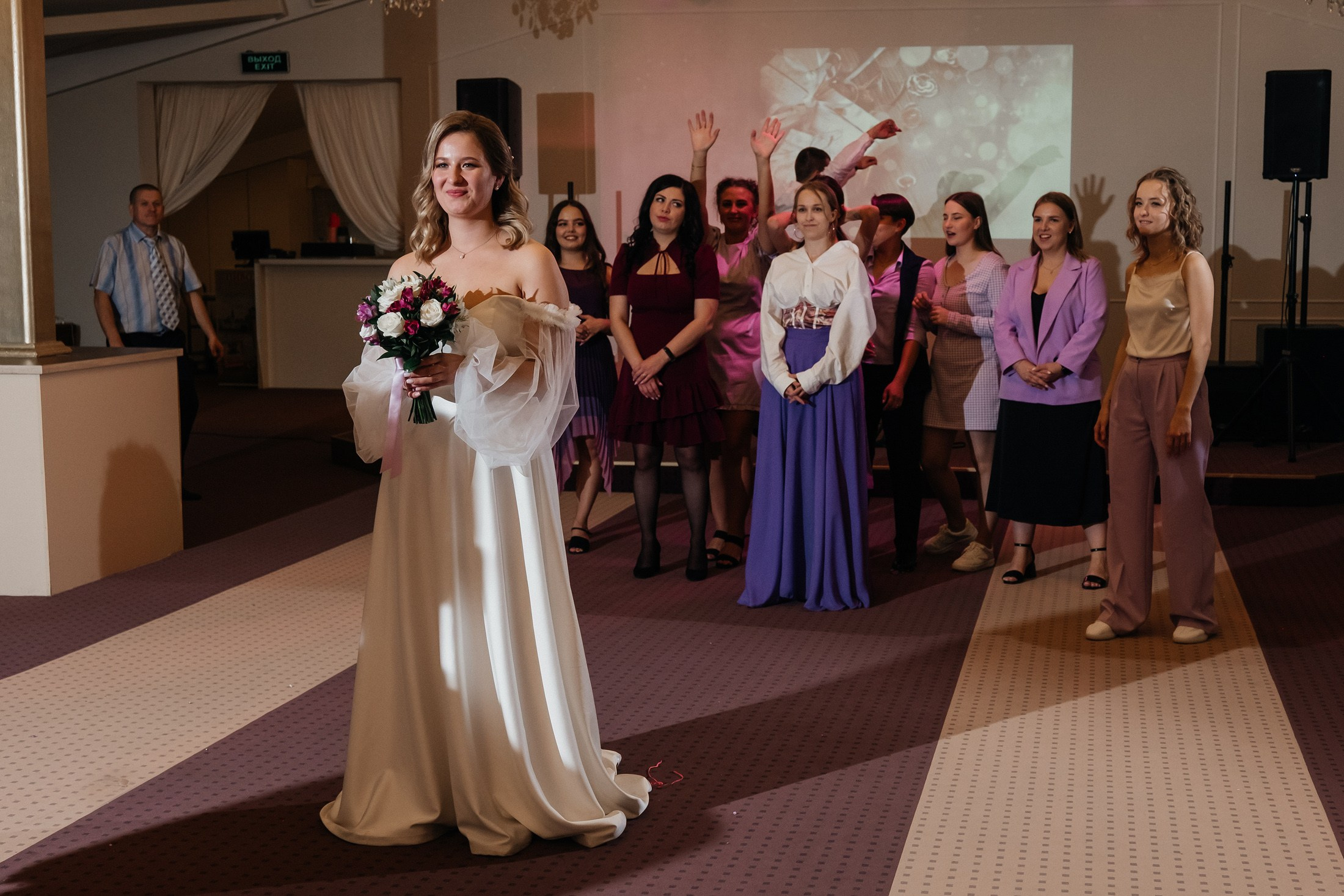 Свадебный фотограф — стильная и эмоциональная съемка вашего дня | Анна Кораблик. Свадебный фотограф в Екатеринбурге — заказ профессиональной фотосесии, все виды фотосъемки