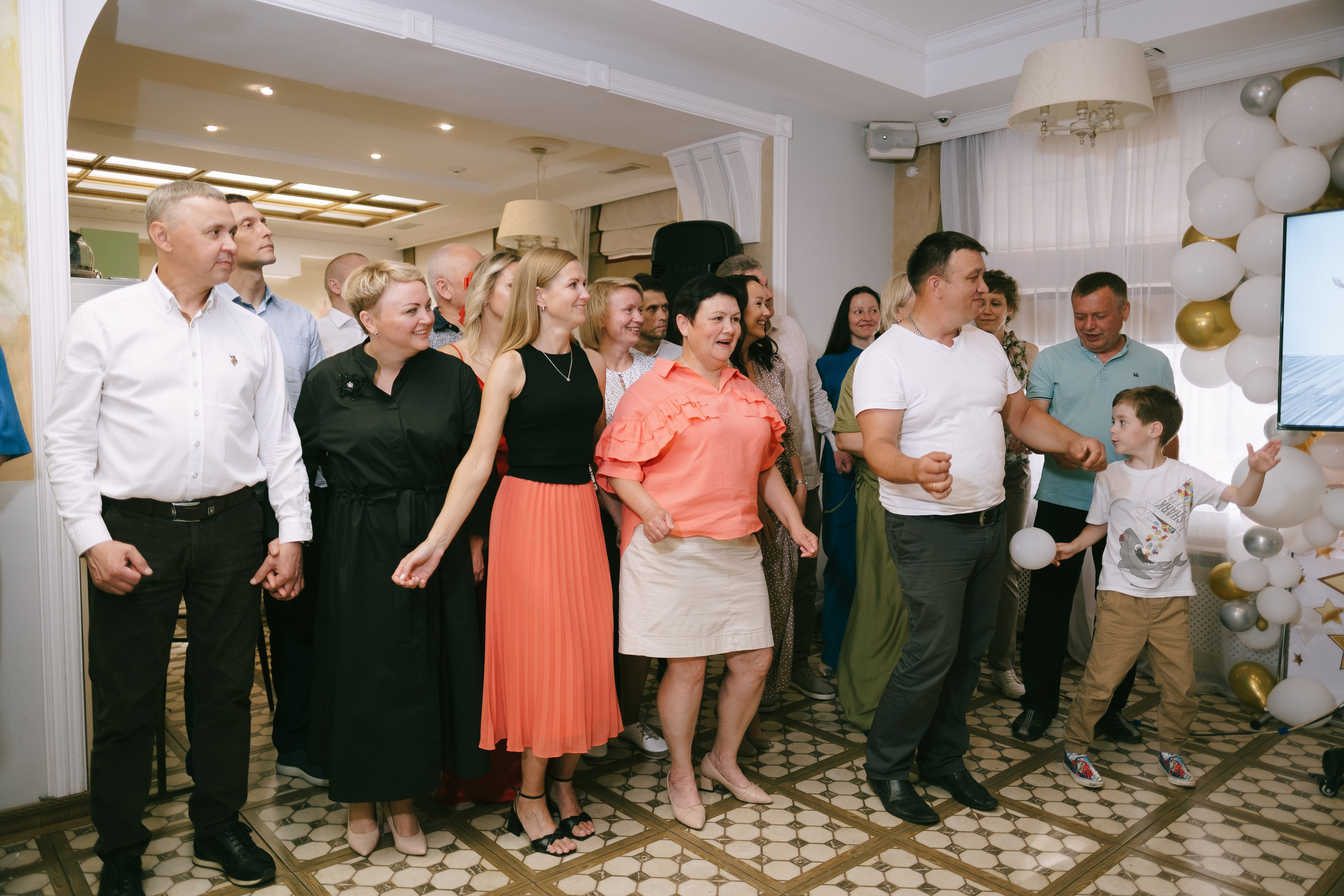 Выпускной школа 33. Свадебный и репортажной фотограф Денис Ожигин в Краснодаре и Краснодарском крае