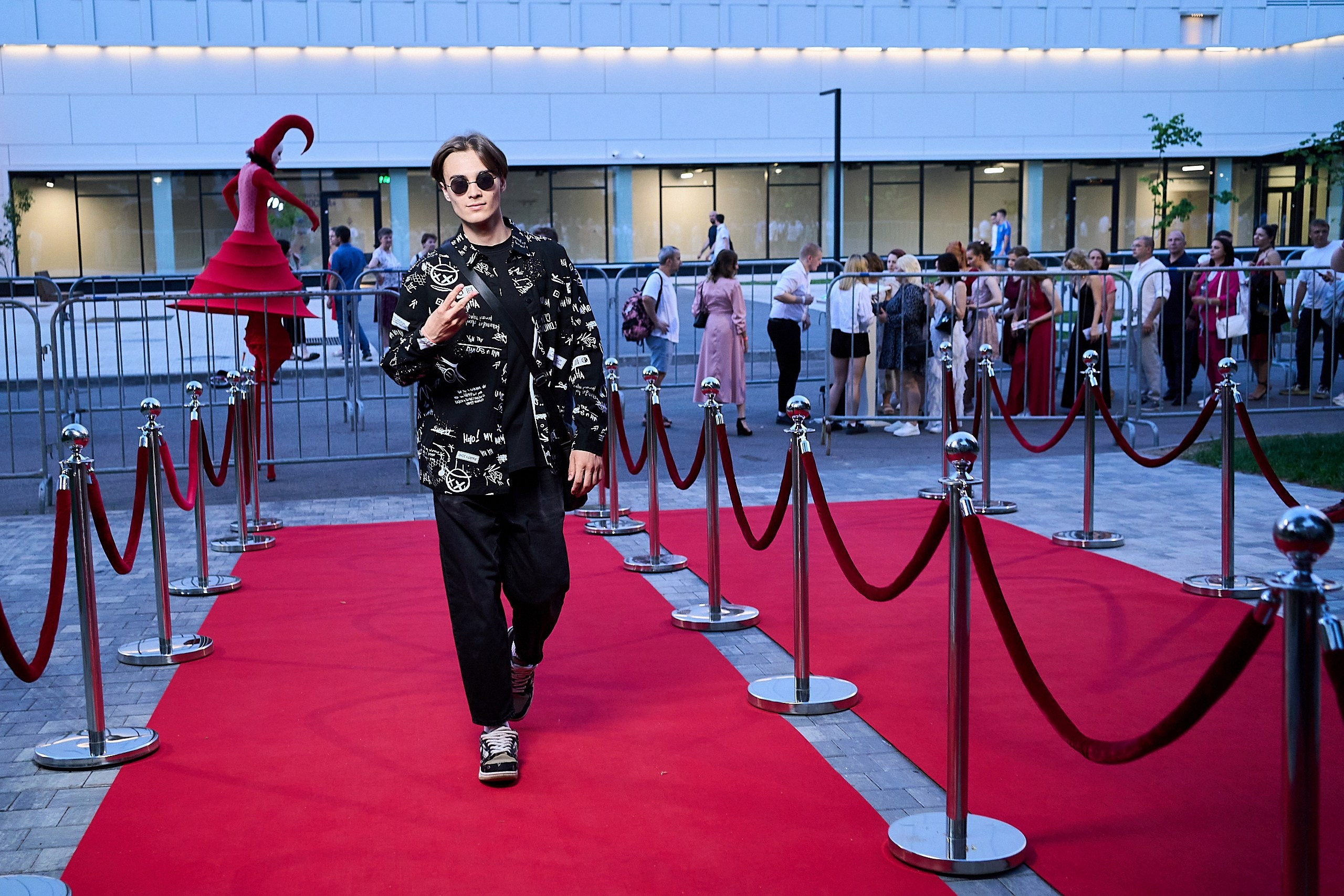 Выпускной 2024 концертный зал Академия ВТБ. Фотограф и Видеограф в Москве. Олег Корушев