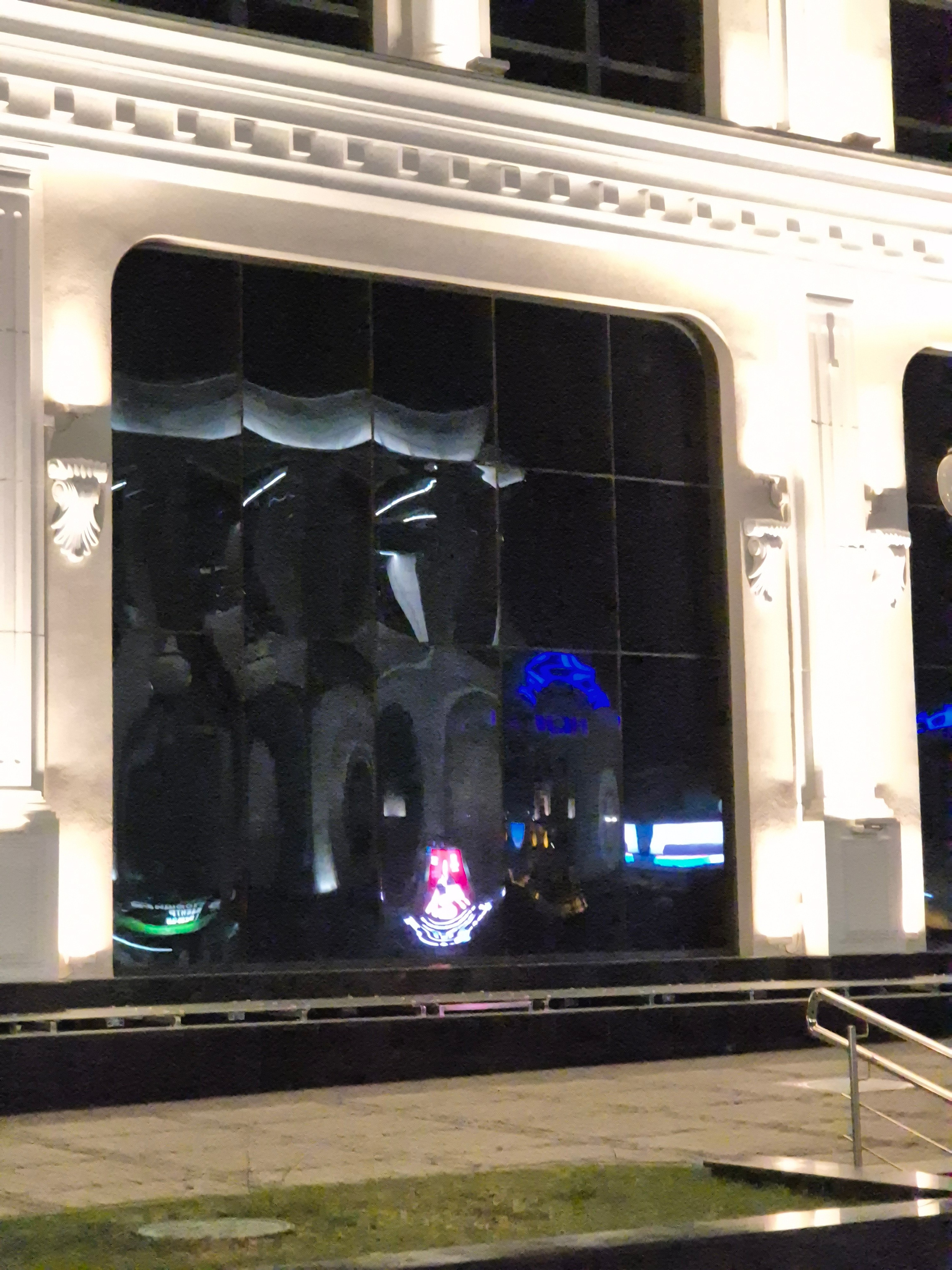 После 20 город затихает, хотя все заведения работают