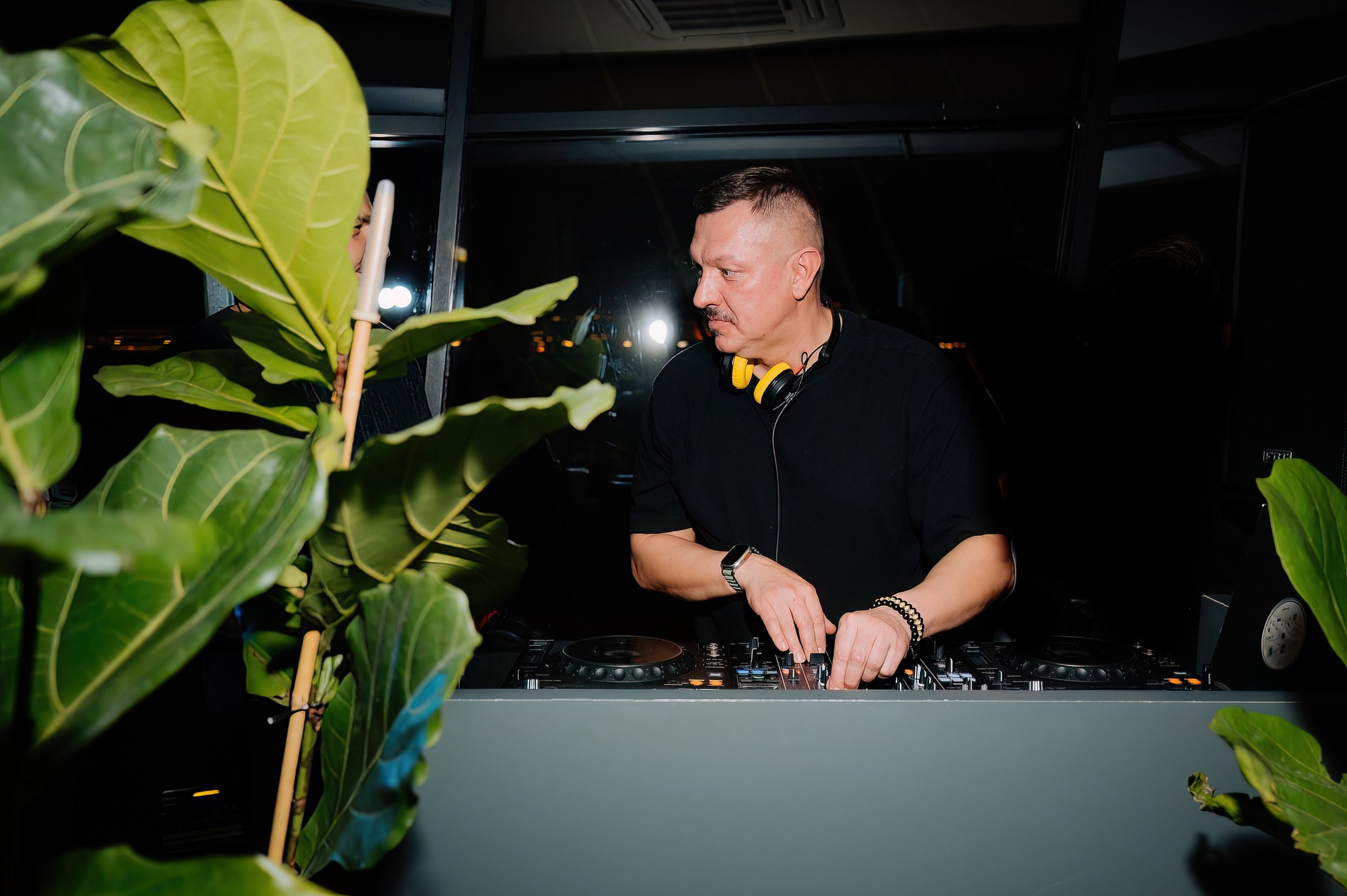 День Рождения DJ Андрей Вакуленко в Магадан. Коммерческий фотограф в Санкт-Петербурге Анна Кобзарь