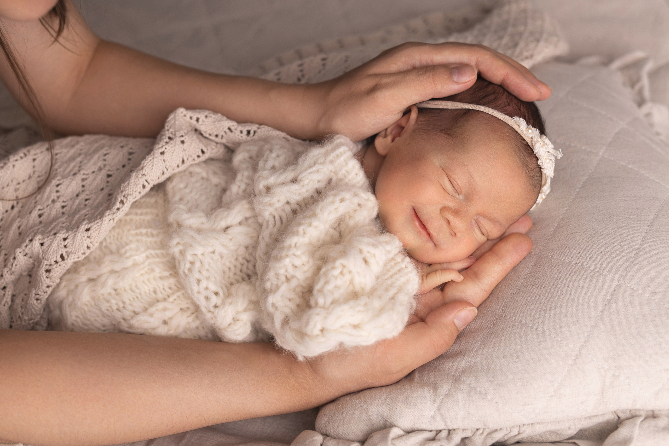 Newborn съемка в стиле Лайф. Фотограф новорожденных малышей в Омске и Омской области Эльвира Камаева