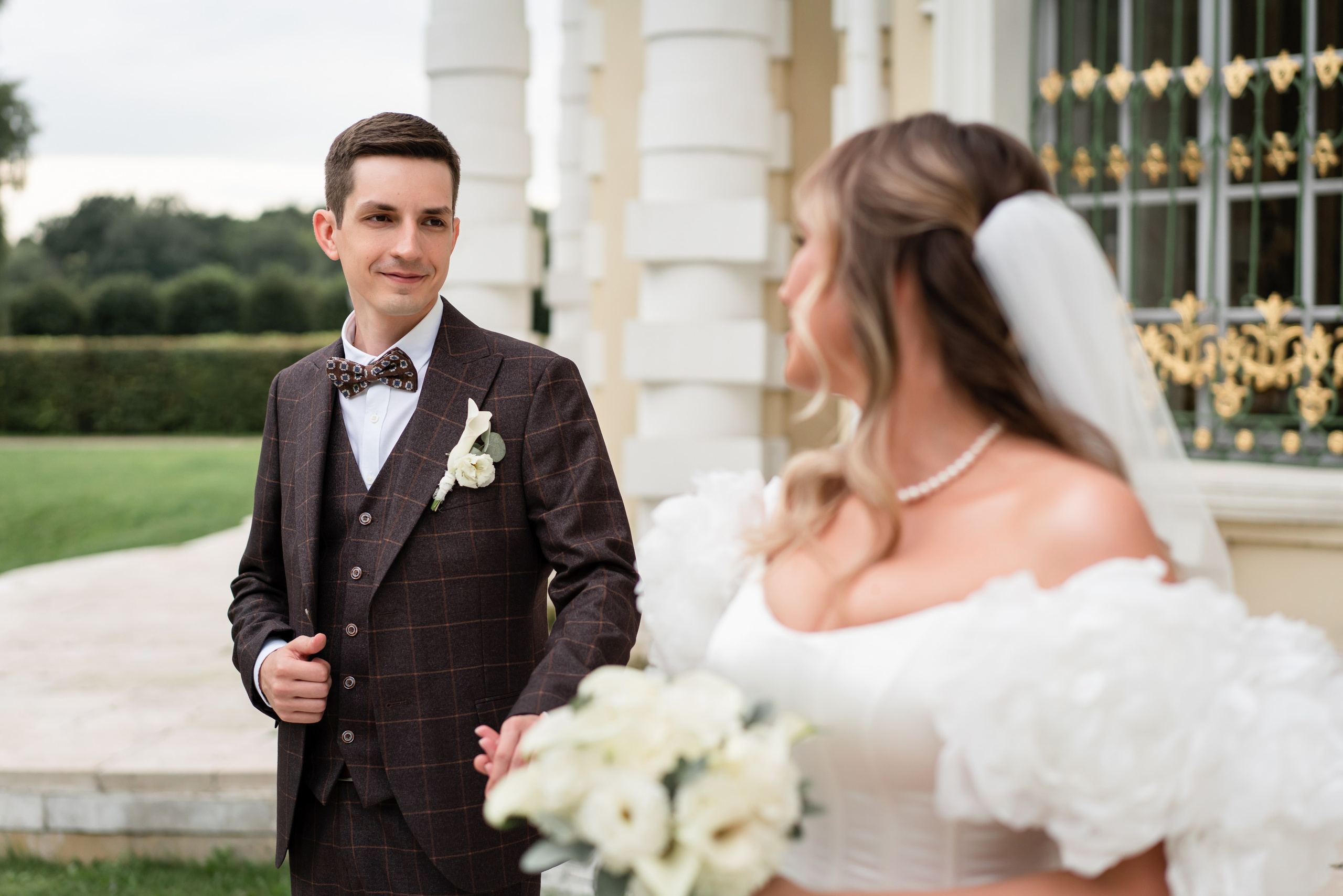 Свадебная фотосессия в отеле The St. Regis Moscow Nikolskaya. Свадебный фотограф Вера Климова