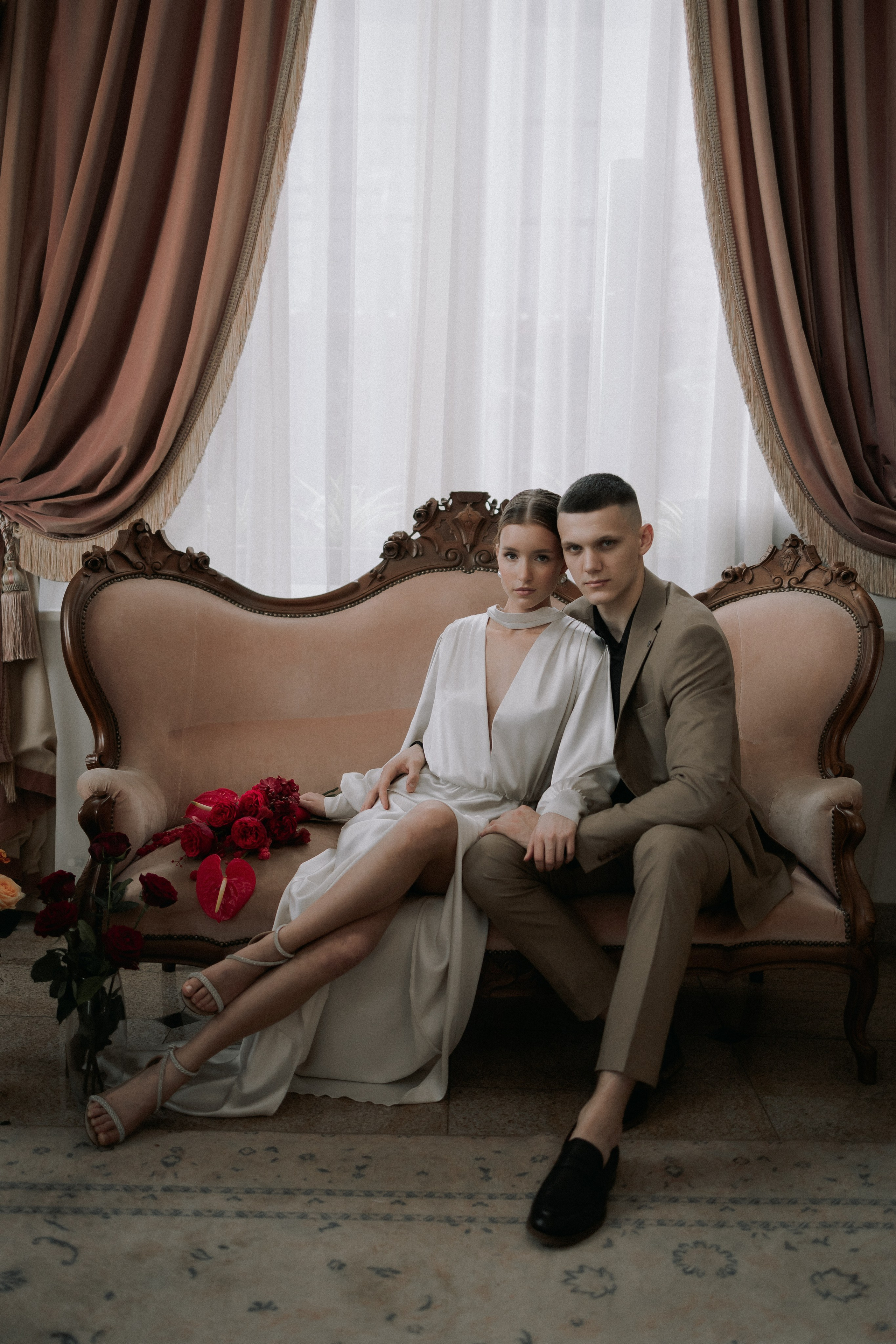 Свадебная прогулка Адель и Артём. Свадебная фотография. Арина Рубах