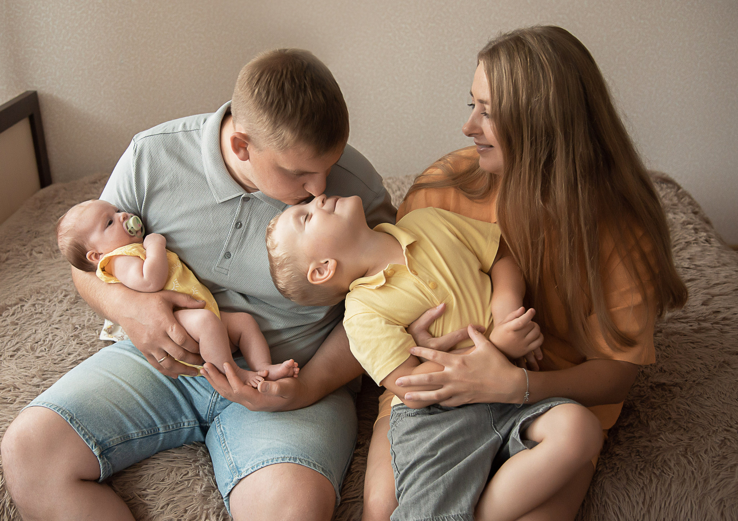 Домашние обнимашки. Свадебный и семейный фотограф Ольга Астрейко