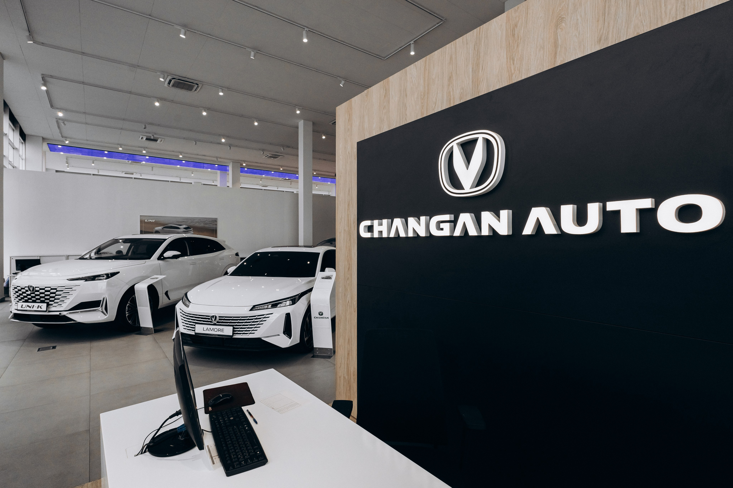 Автосалон OMODA \ Jaecoo \ Changan. Фотограф в Краснодаре Лагунов Владимир