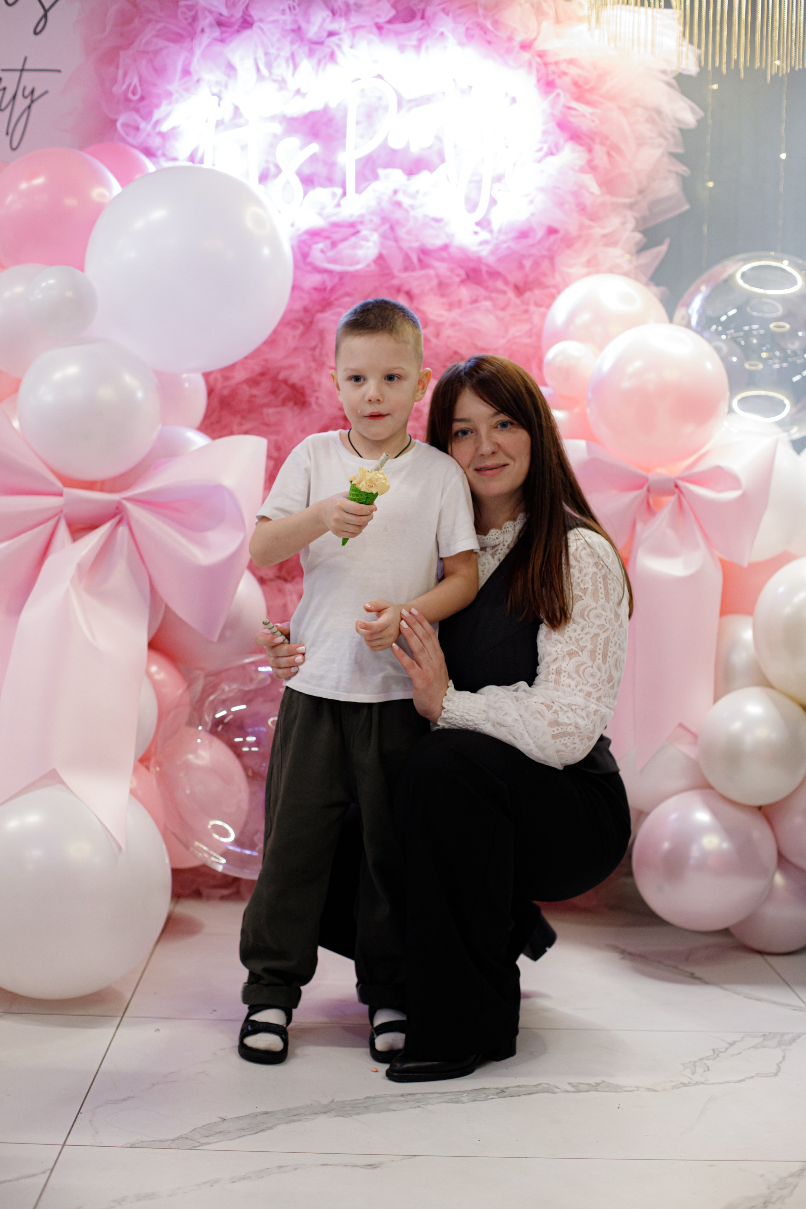 ASIA'S BIRTHDAY PARTY. Photokarish