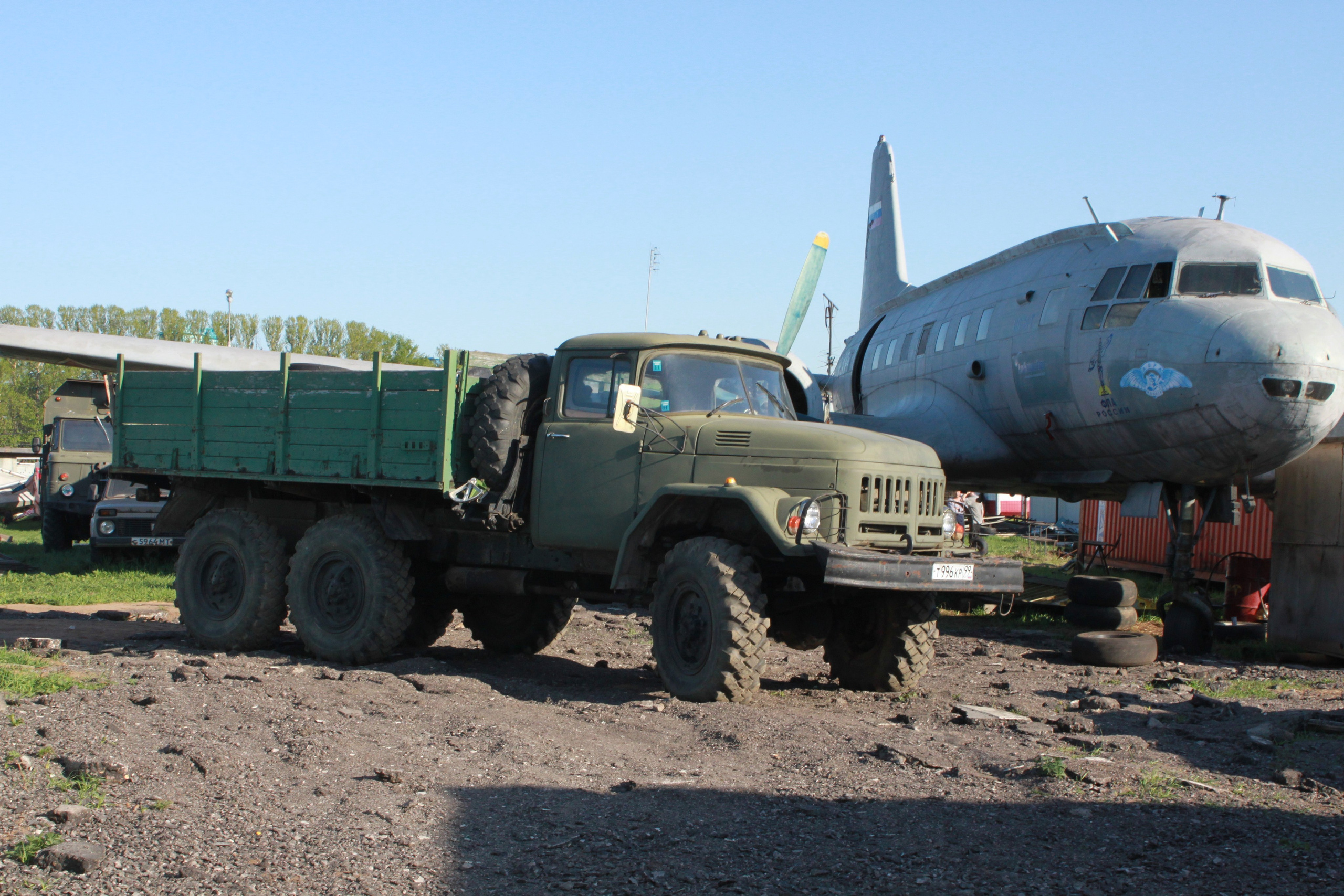 Ил-14Т «Голубая Мечта» работы в Тушино (2011 г.). Фотоальбом показывающий увлекательный мир авиации и мир медведей Андрея Иванова