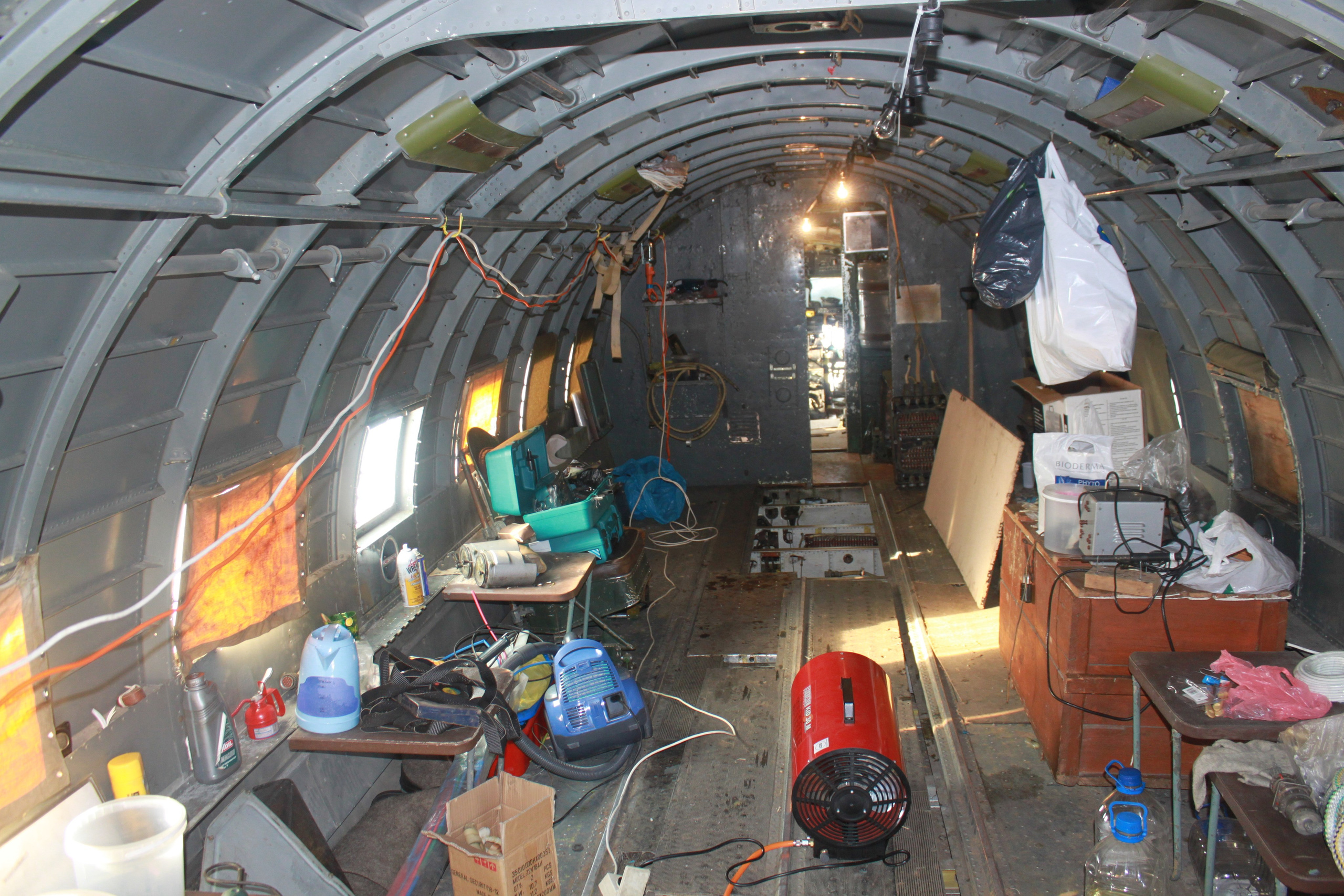 Ил-14Т «Голубая Мечта» работы в Тушино (2011 г.). Фотоальбом показывающий увлекательный мир авиации и мир медведей Андрея Иванова