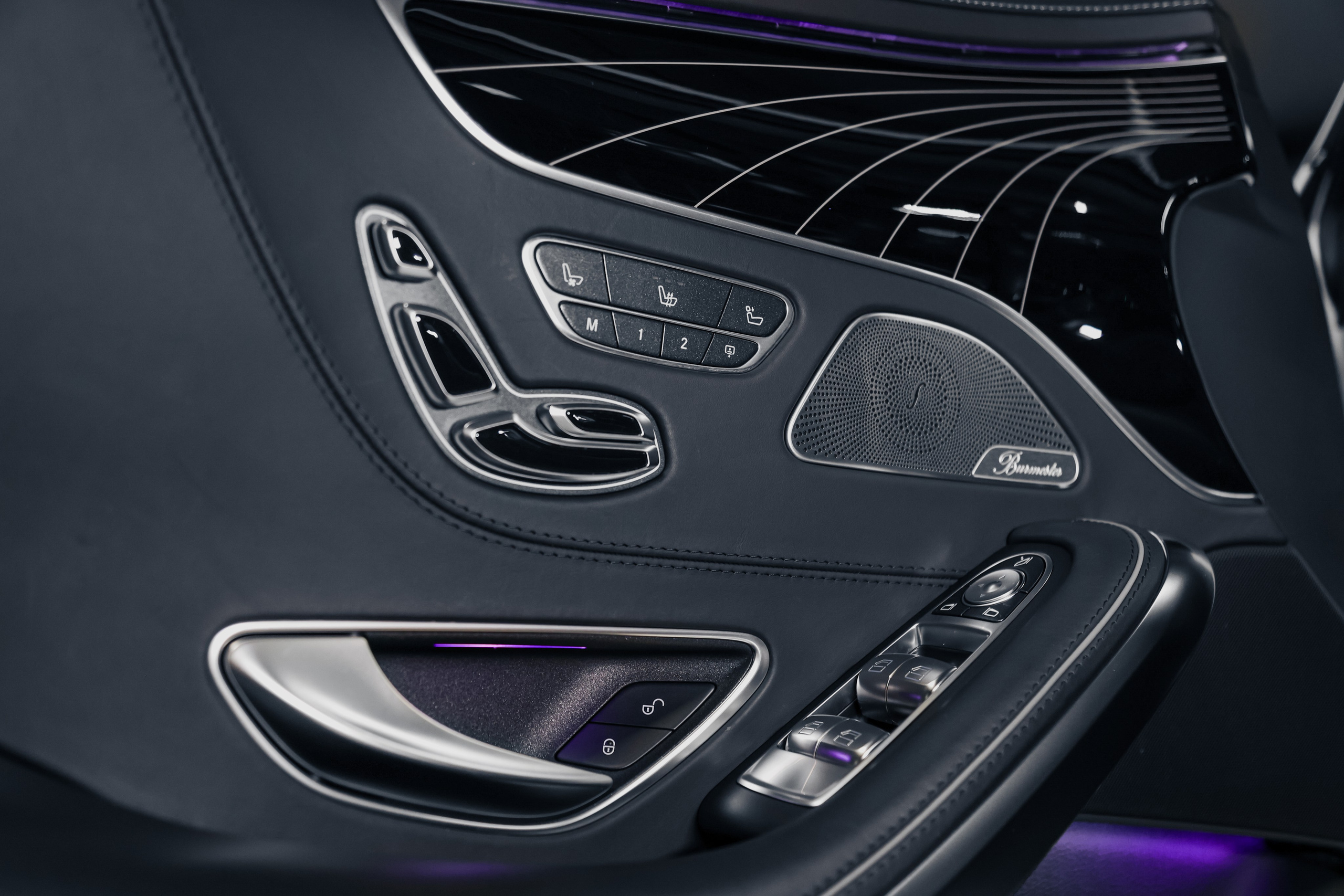 2020 MERCEDES BENZ S63 AMG WHITE ON BLACK $145,000 / 27,100 KM ODOMETER. Mixturecaptures