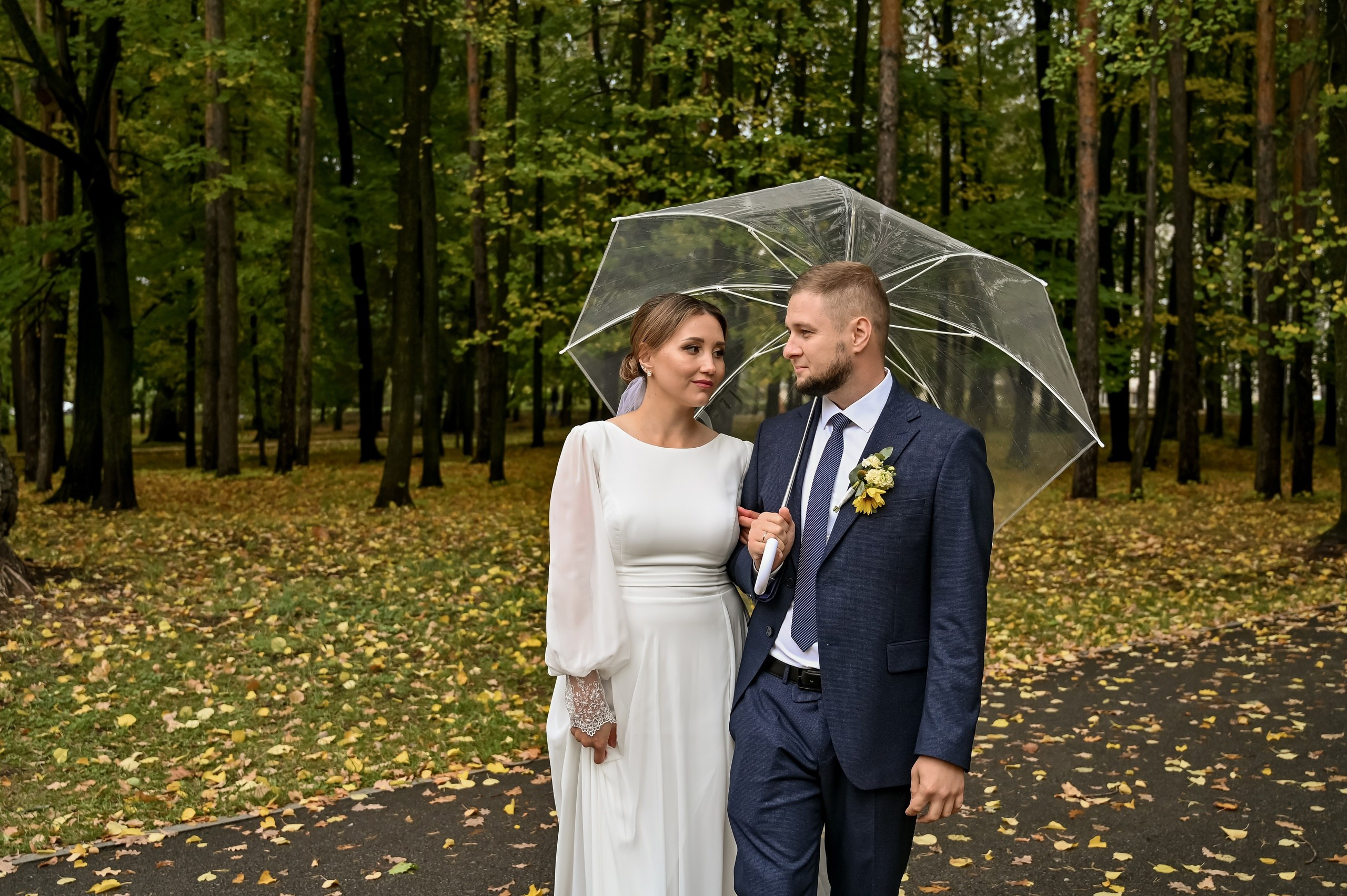 Осень. Прогулка под зонтиком. Семейный и свадебный фотограф в г. Уфа Динара