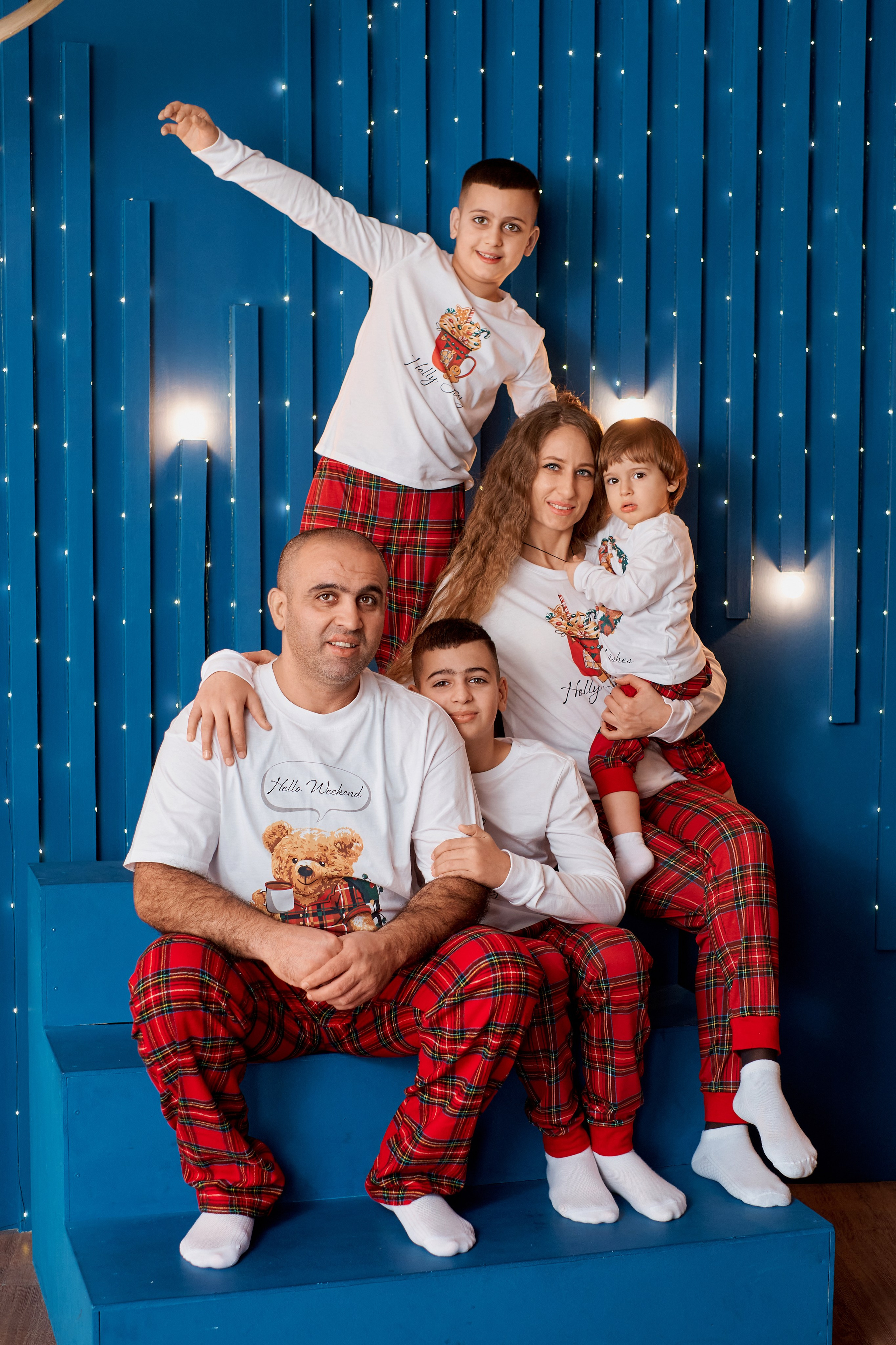 Новогодняя семейная фотосессия в студии Сова. Фотограф Таганрог Анна Трайжон