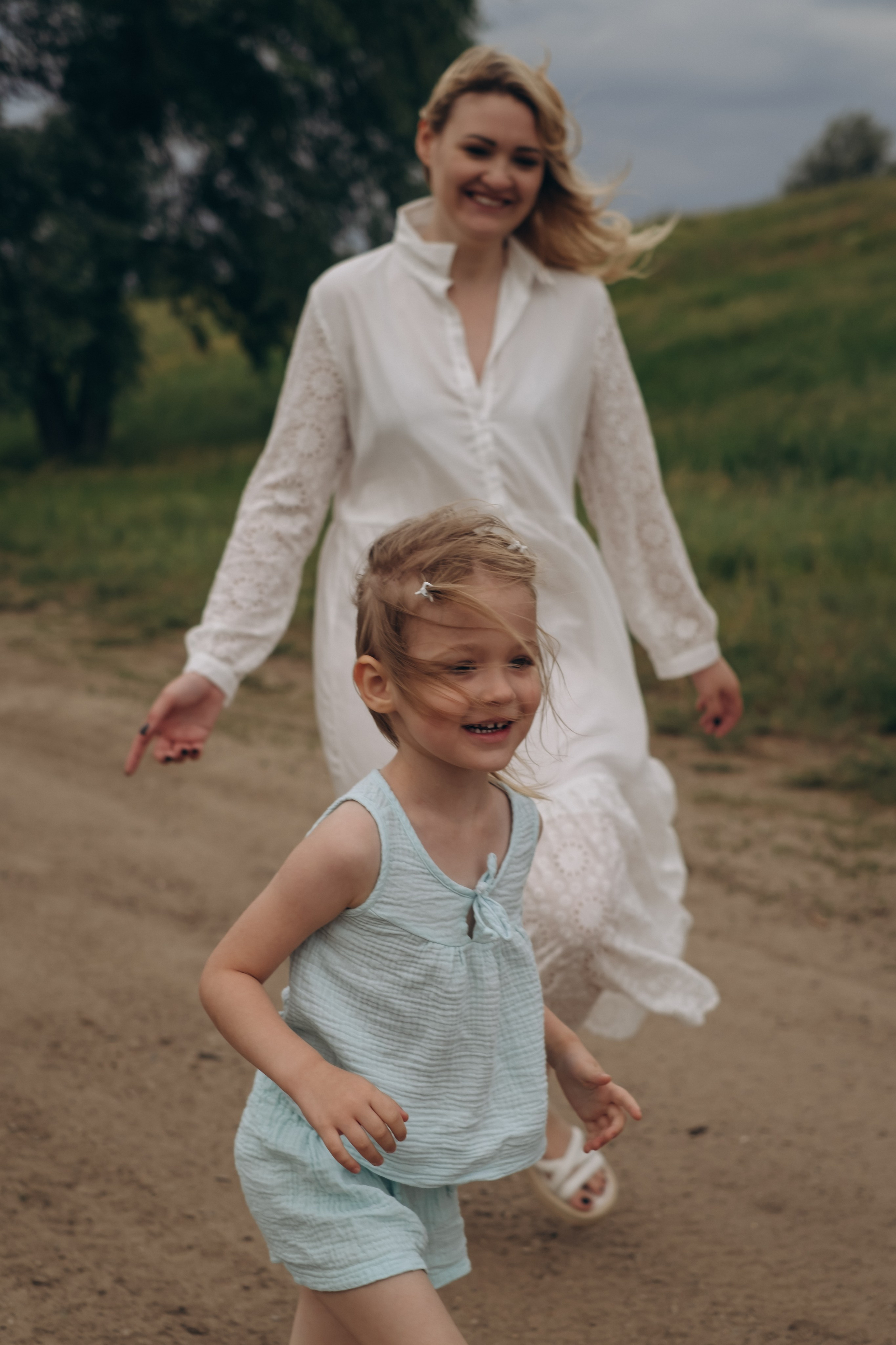 Прогулочная у моря. Мама и дочь. Фотограф Новосибирск Анна Рождественская