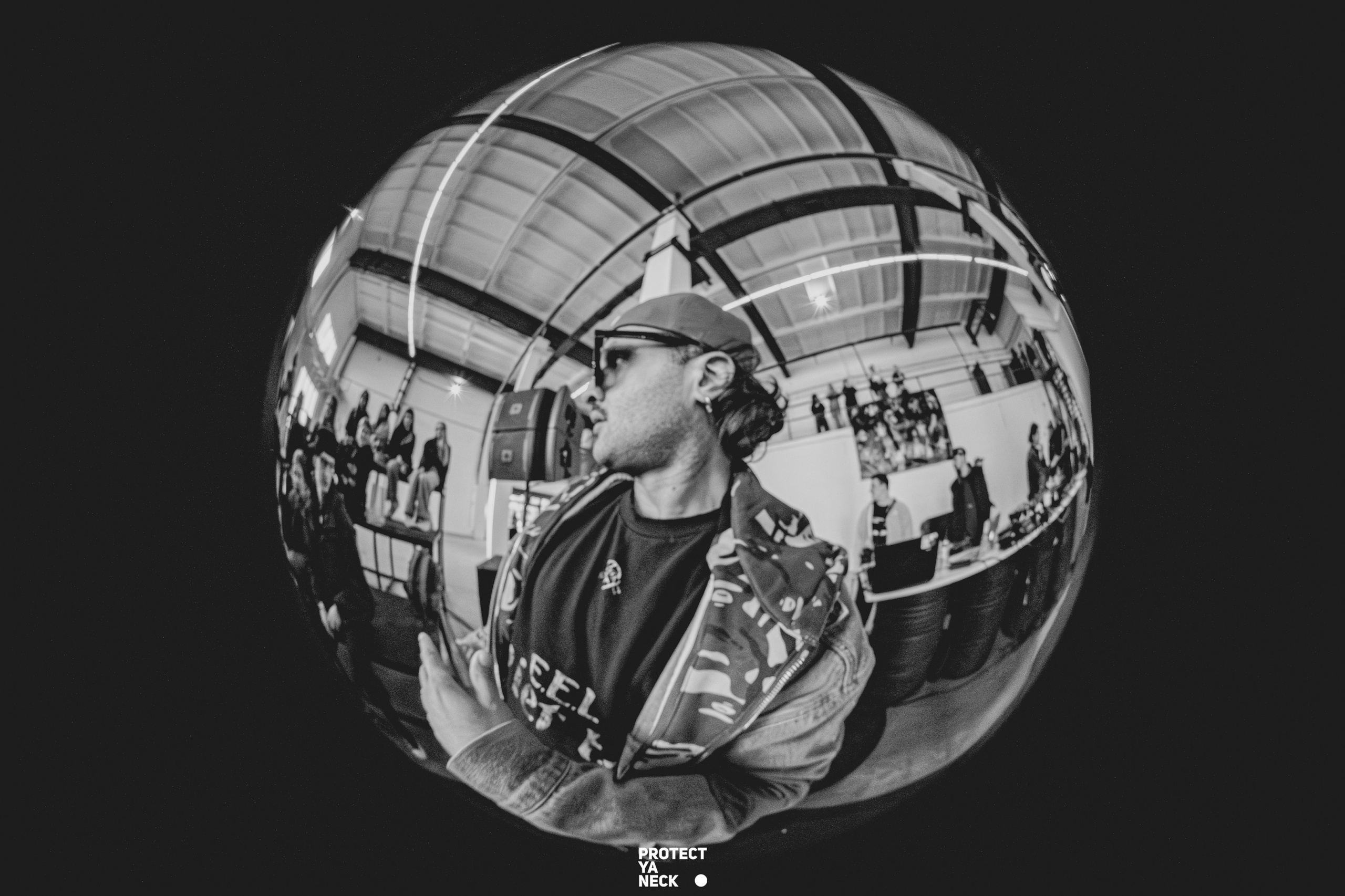 PROTECT YA NECK 22/03 (@youlovebu). Соня бу тебя сфоткала