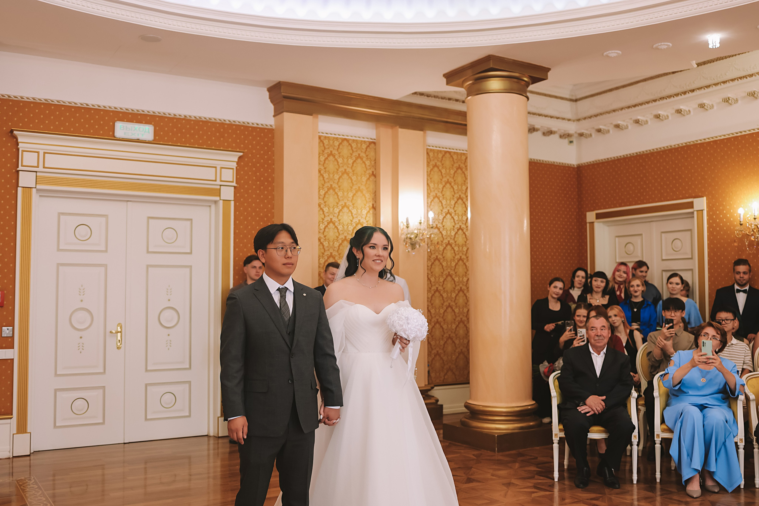 Айвазовский и парк дружбы народов. Семейный фотограф Тюмень, фотограф на роды Салмина Мария