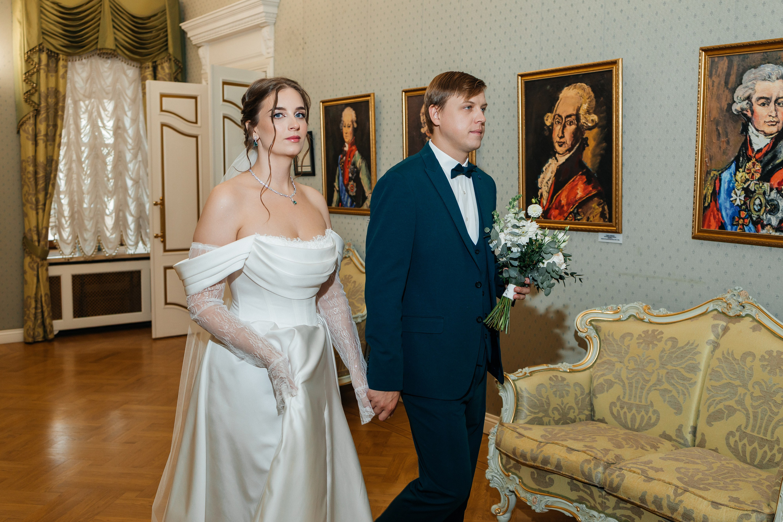 Свадебная прогулка на корабле. Олег Сверчков | Свадебный фотограф Вологда