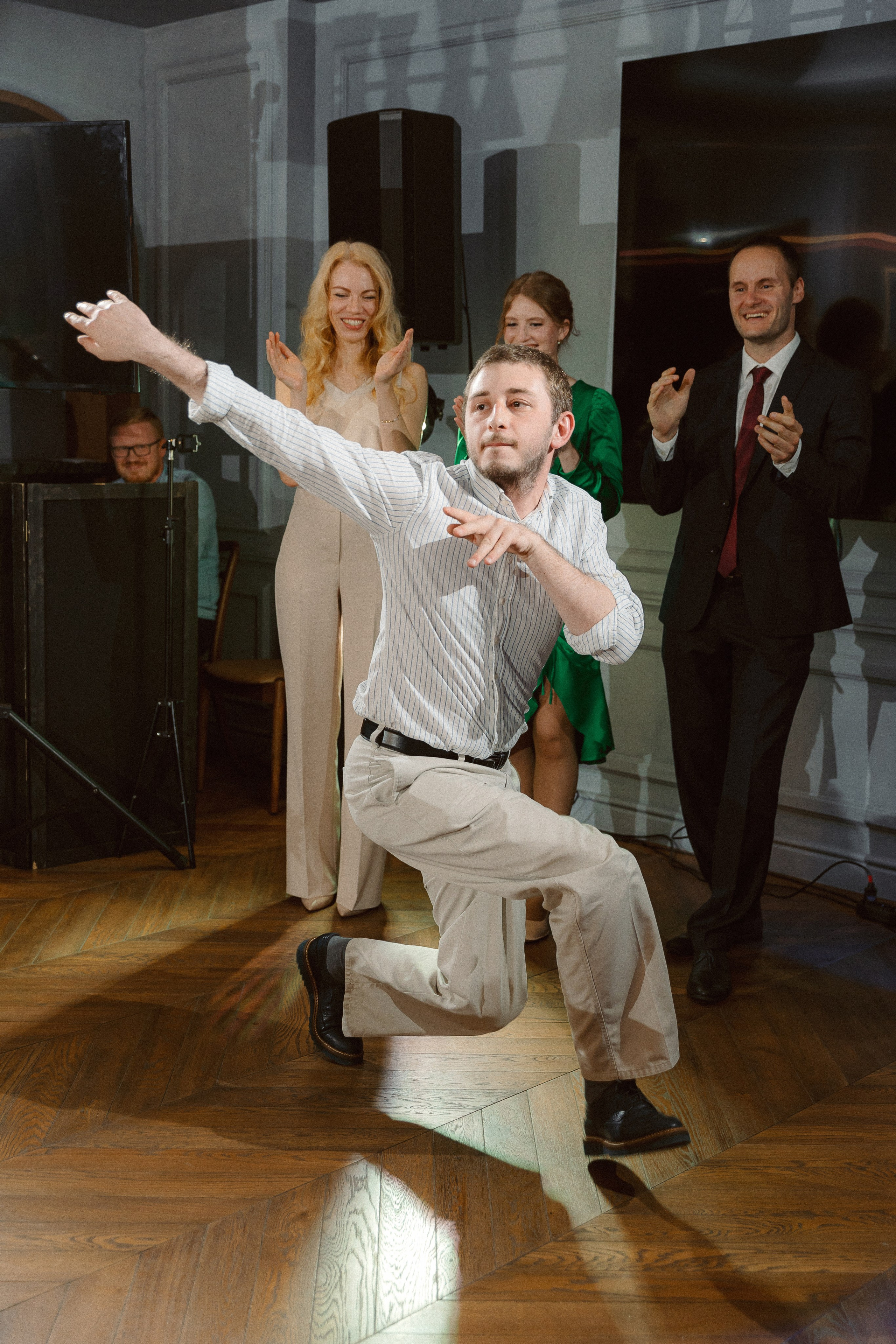 Autumn, swimming pool and love. Э Т О М Ы