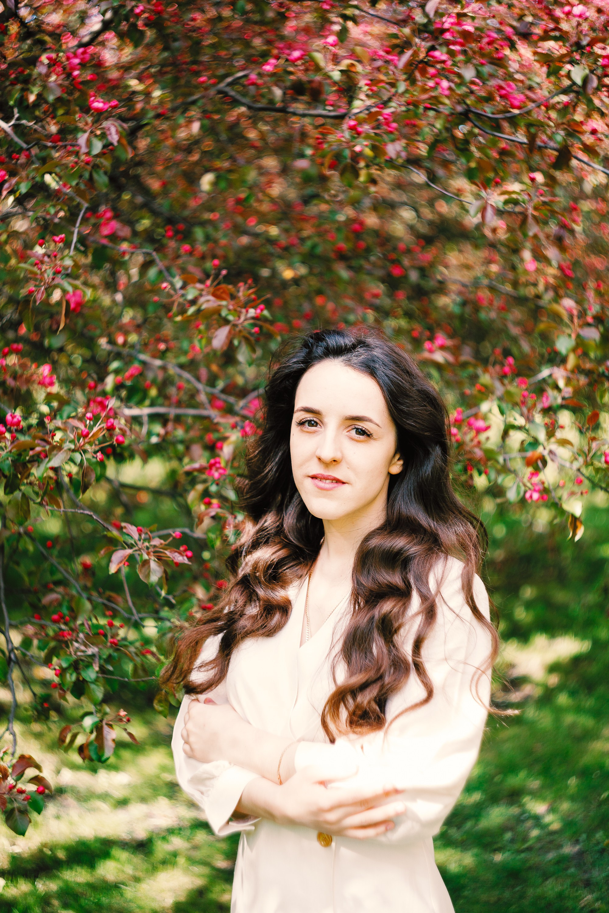 Индивидуальная фотосессия в Коломенском парке в цветущих деревьях.