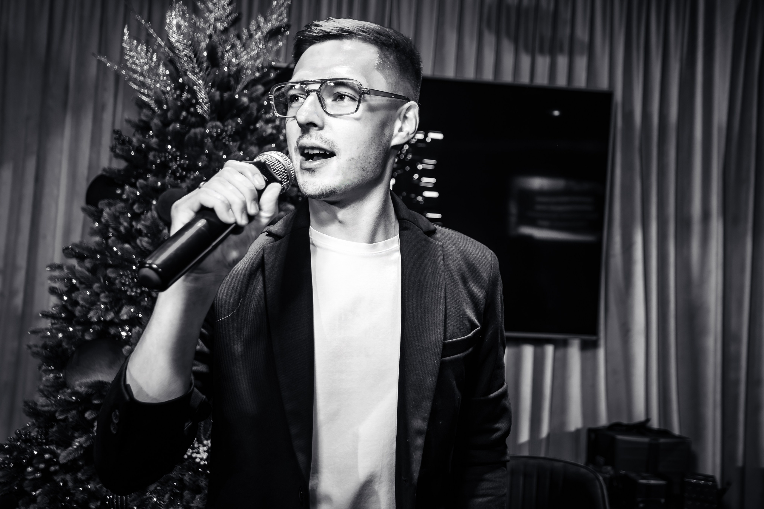 Вечеринка в караоке клубе «IMPERIAL JOY"_Ялта_27.12.2025. Аминов Руслан | Фотограф