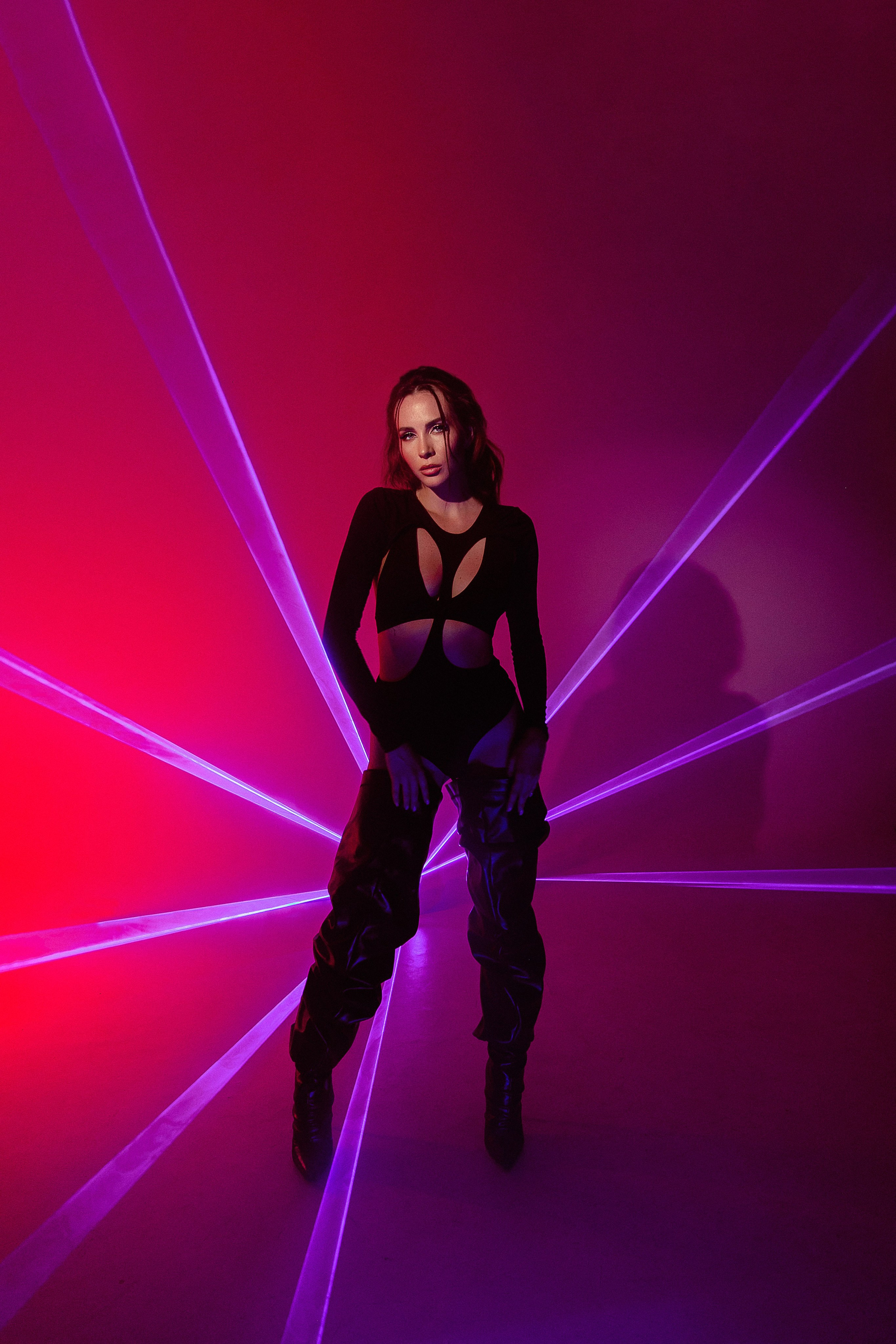 Фотосессия с лазером. Свадебный фотограф в новокузнецке