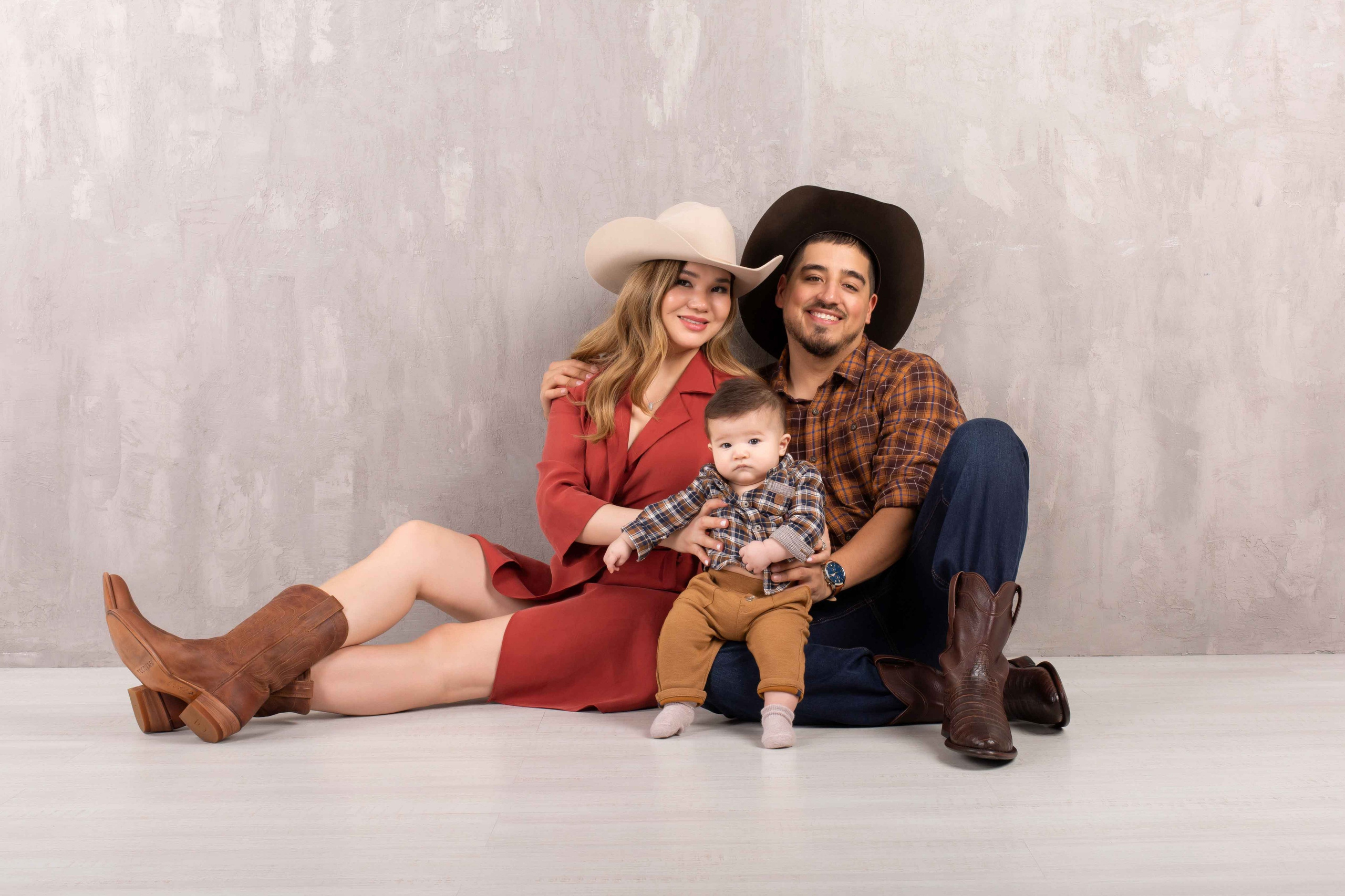 Фотосессия семейная. Фотостудия Алматы. Семейная и детская фотостудия Family studio.Фотограф Алматы