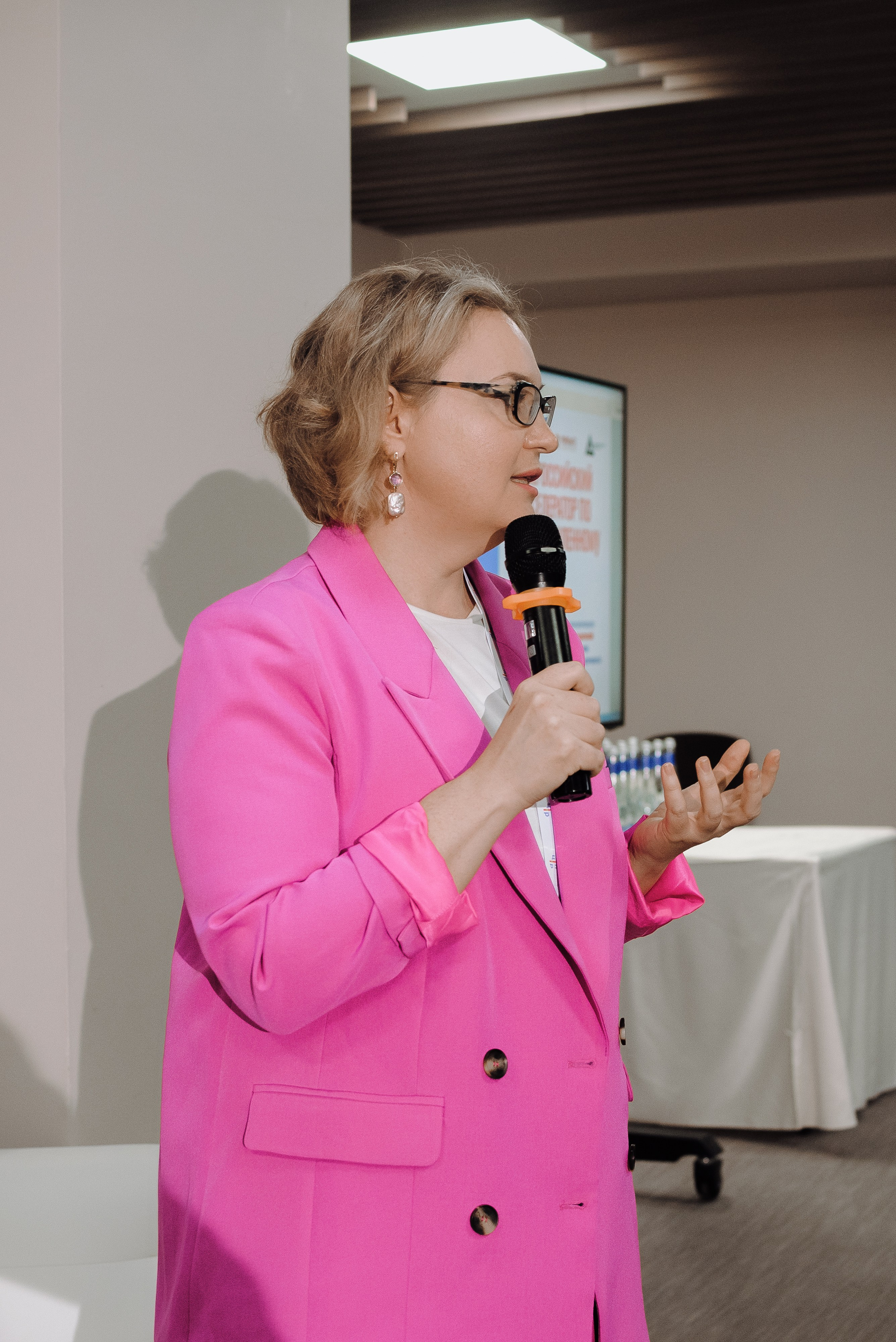 ОБЛАСТНАЯ КОНФЕРЕНЦИЯ «РАЗВИТИЕ ТУРИЗМА В ЧЕЛЯБИНСКОЙ ОБЛАСТИ». Репортажный фотограф Зуев Роман г. Челябинск