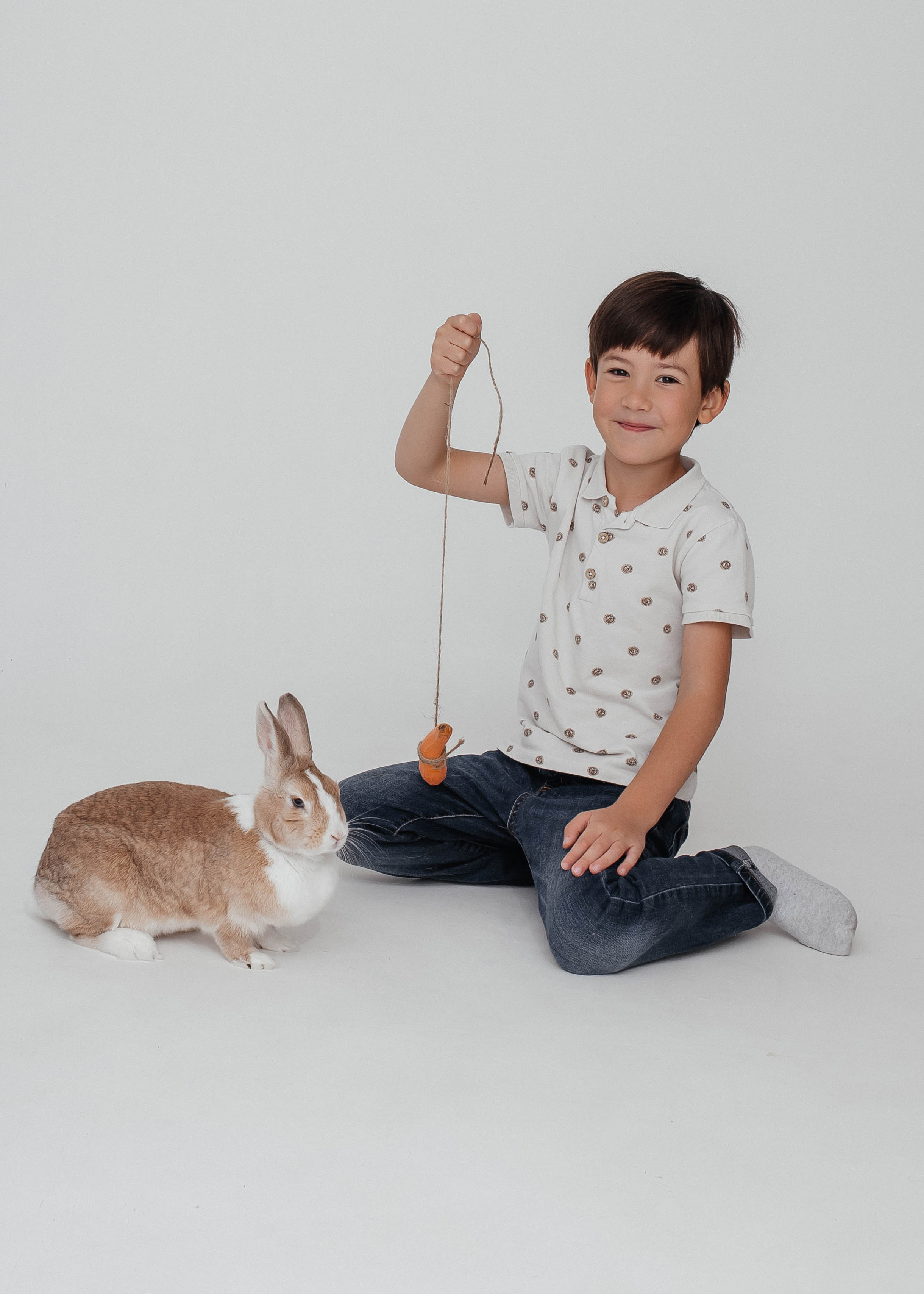 Фотодень с кроликом Миша и Вика. Фотограф