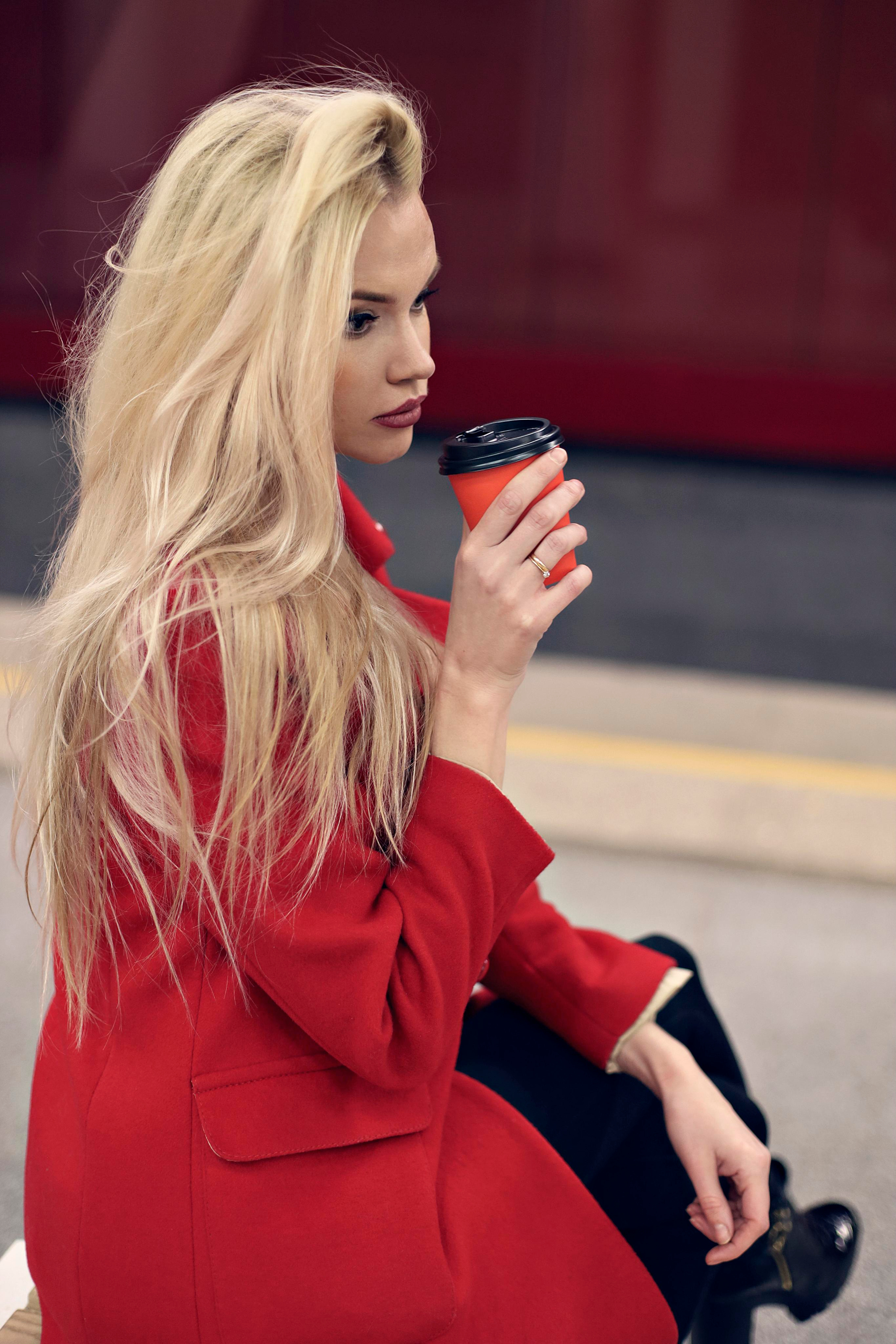 Алена (метро). Фотограф