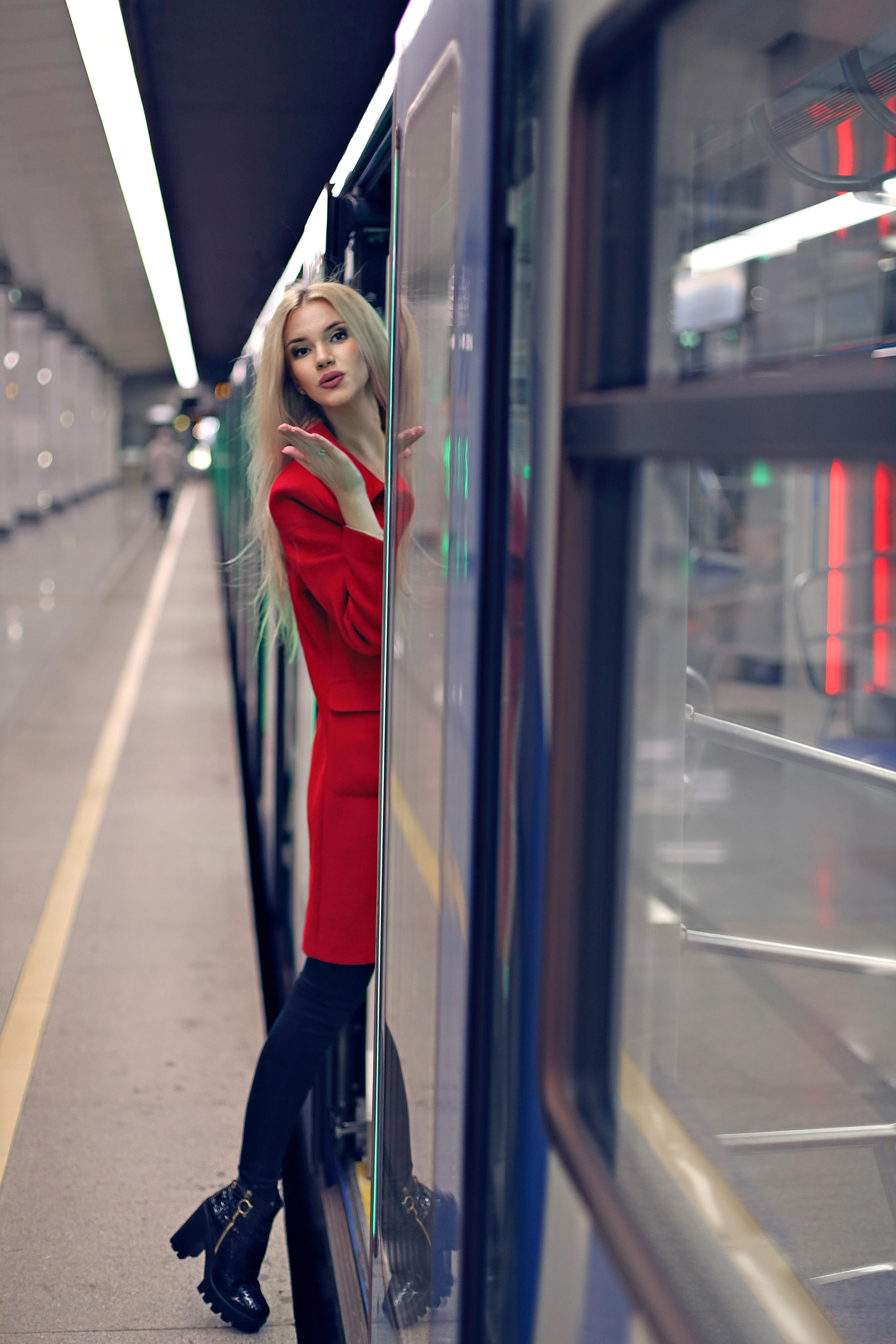 Алена (метро). Фотограф