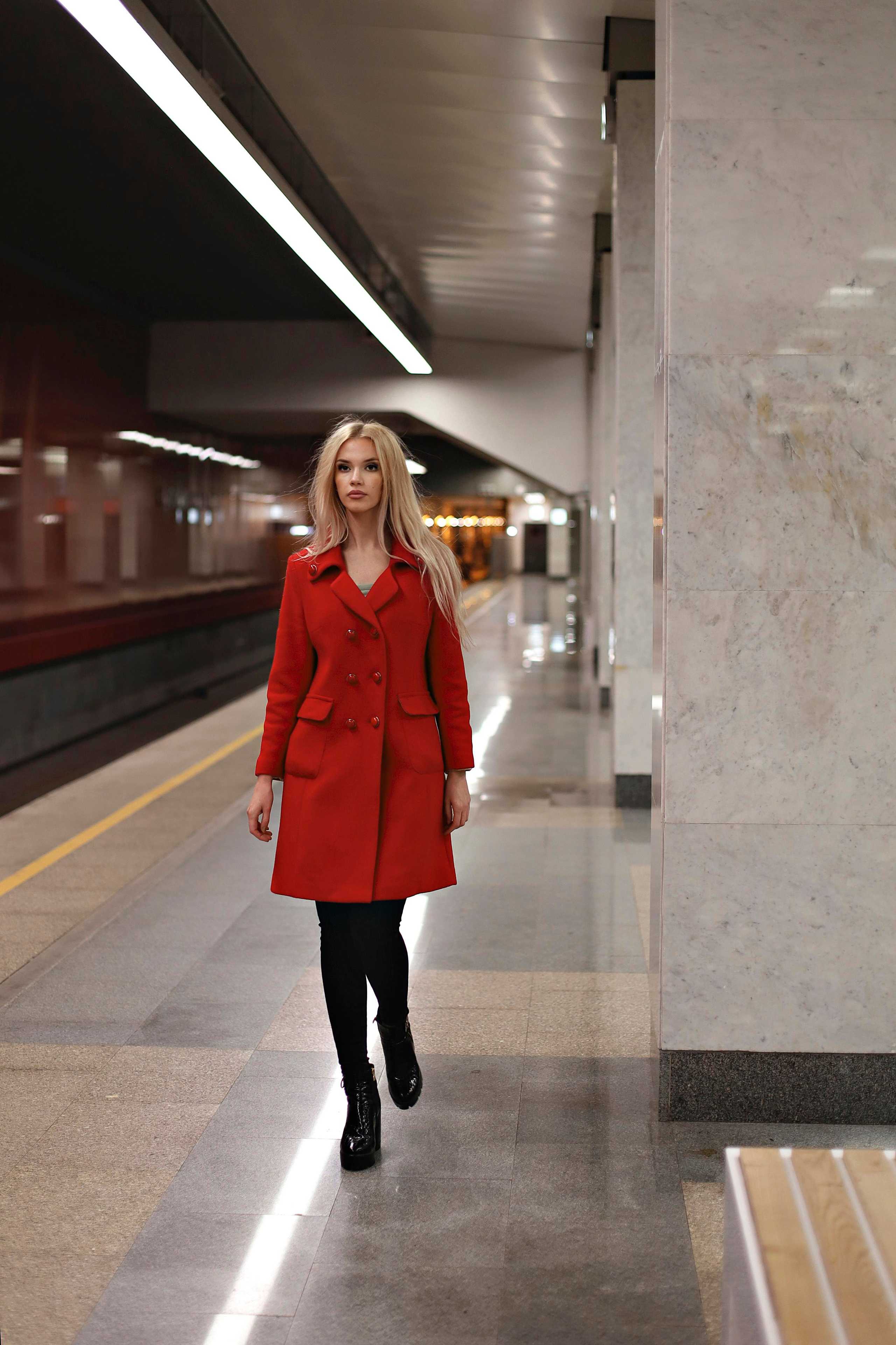 Алена (метро). Фотограф