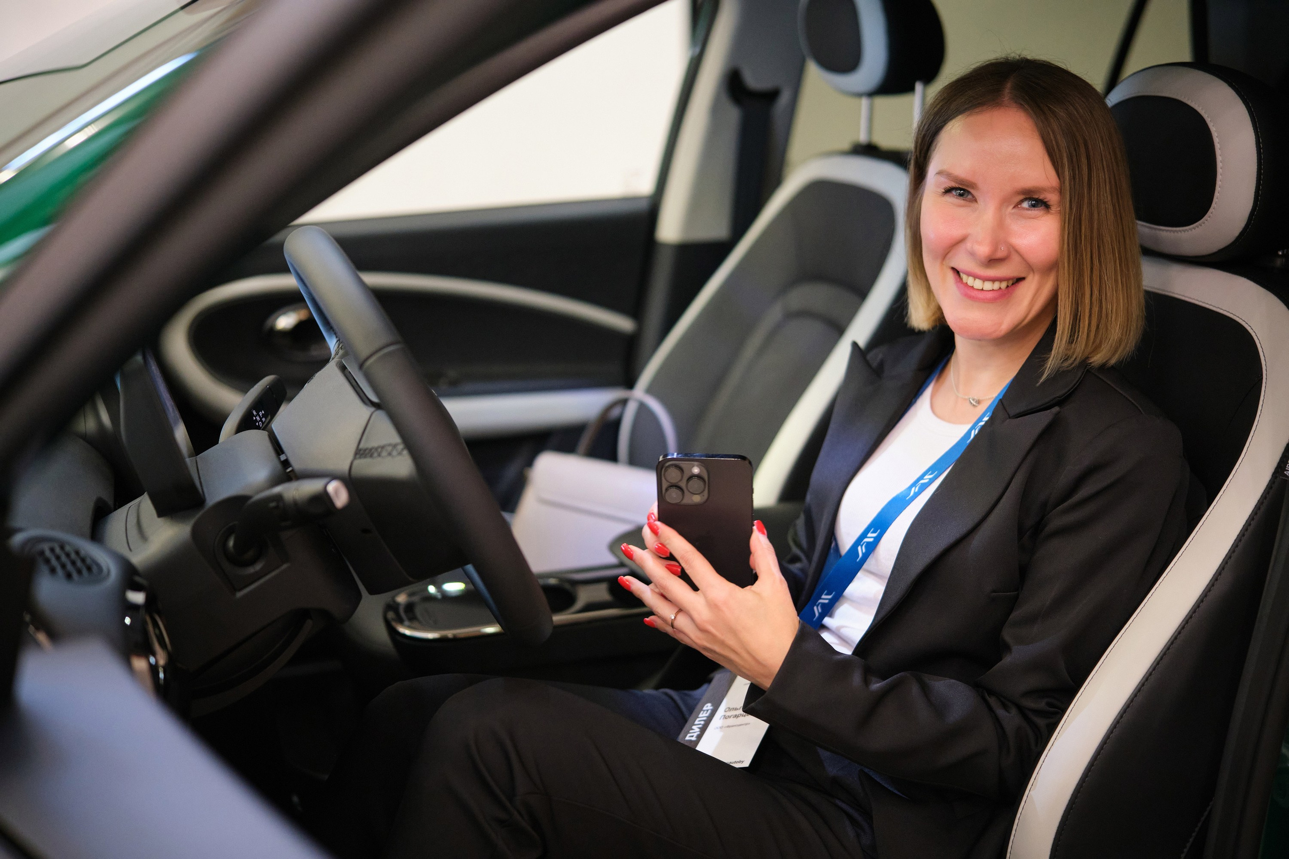 Презентация электромобиля JAC E30X в IBB Hotel. Репортажный фотограф Дмитрий Литвинский. Минск, Беларусь, мир