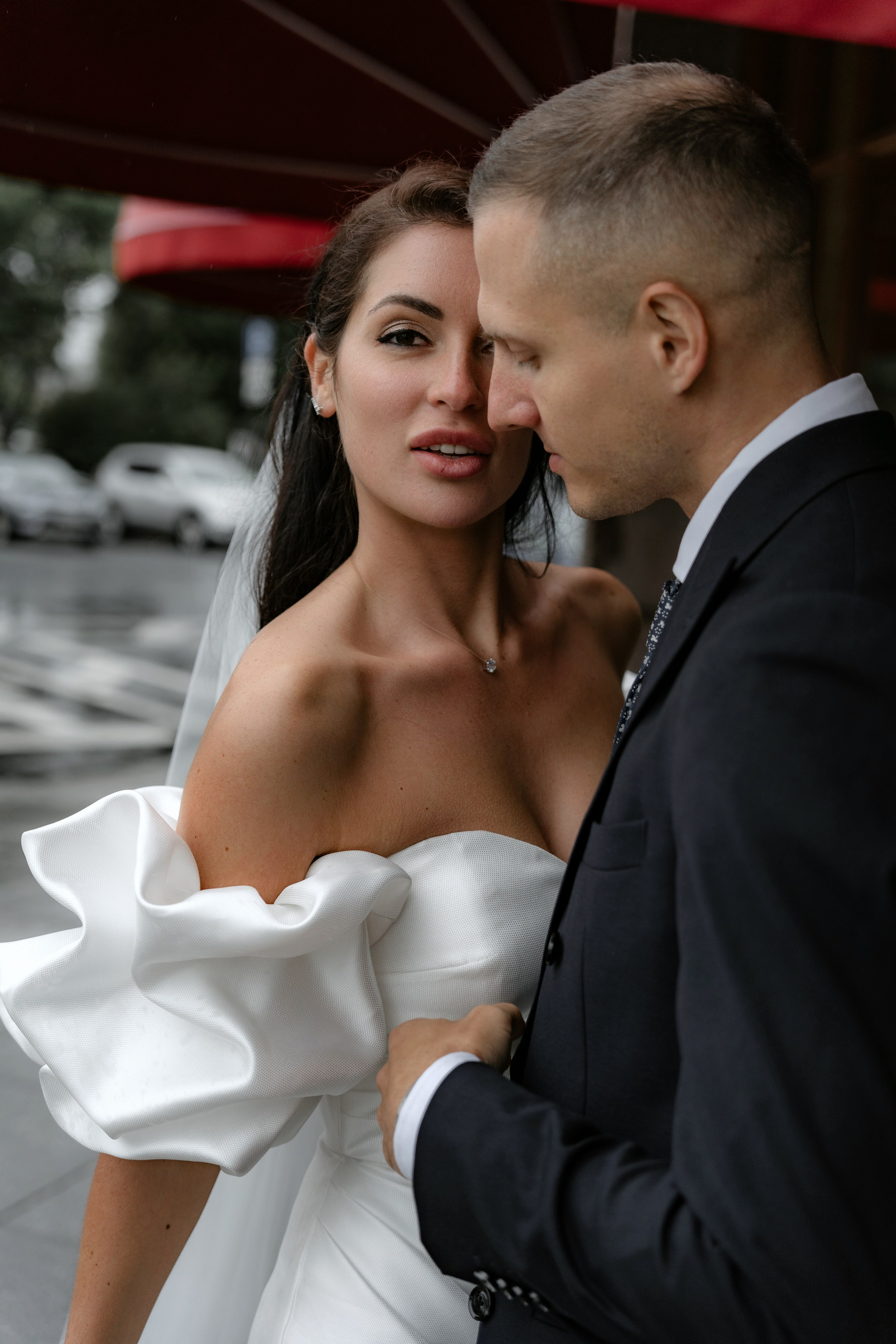 Свадебная фотосессия невесты у гостиницы Астория