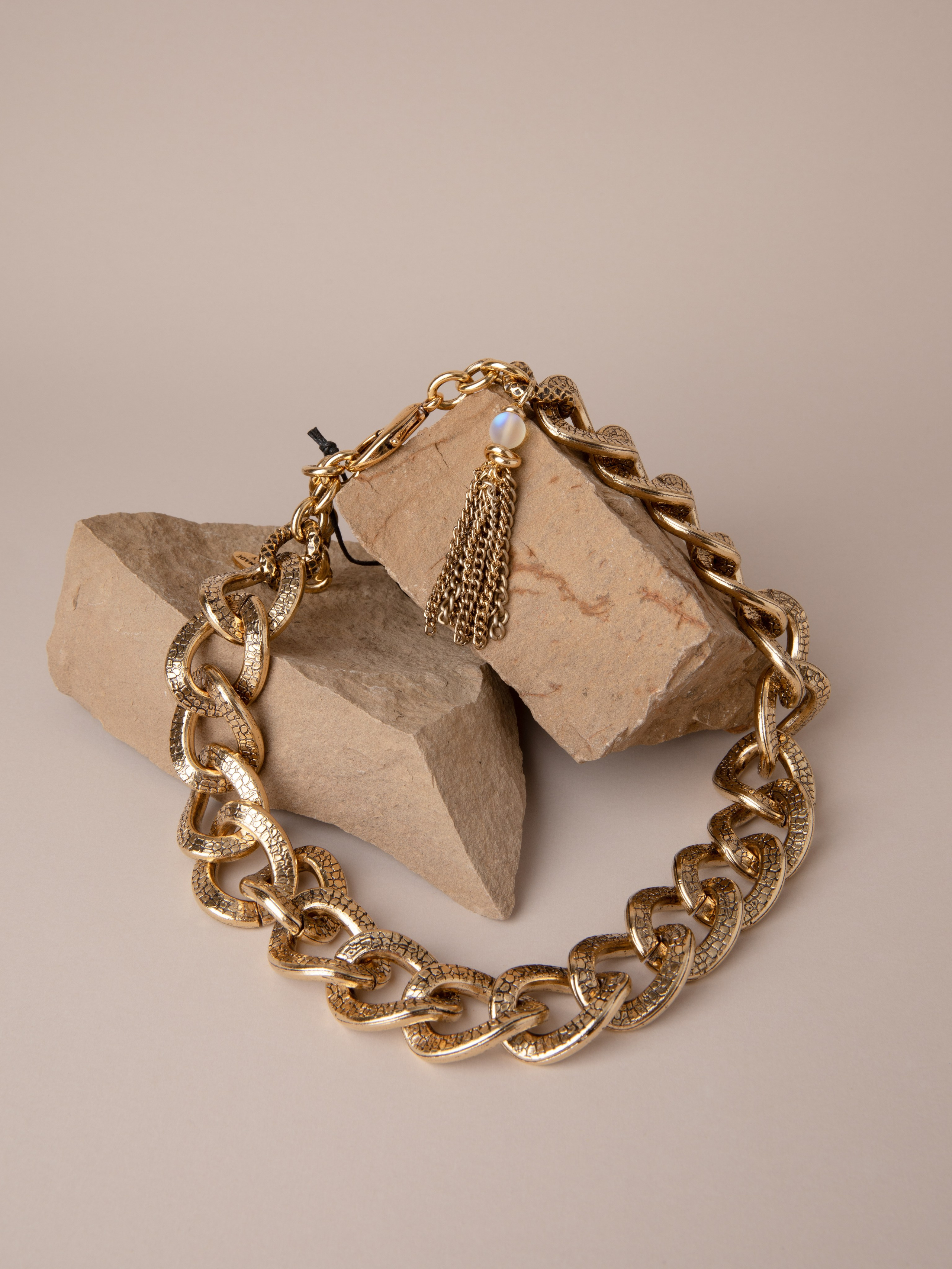 Украшения. Фотостудия предметной и модельной съёмки для маркетплейсов