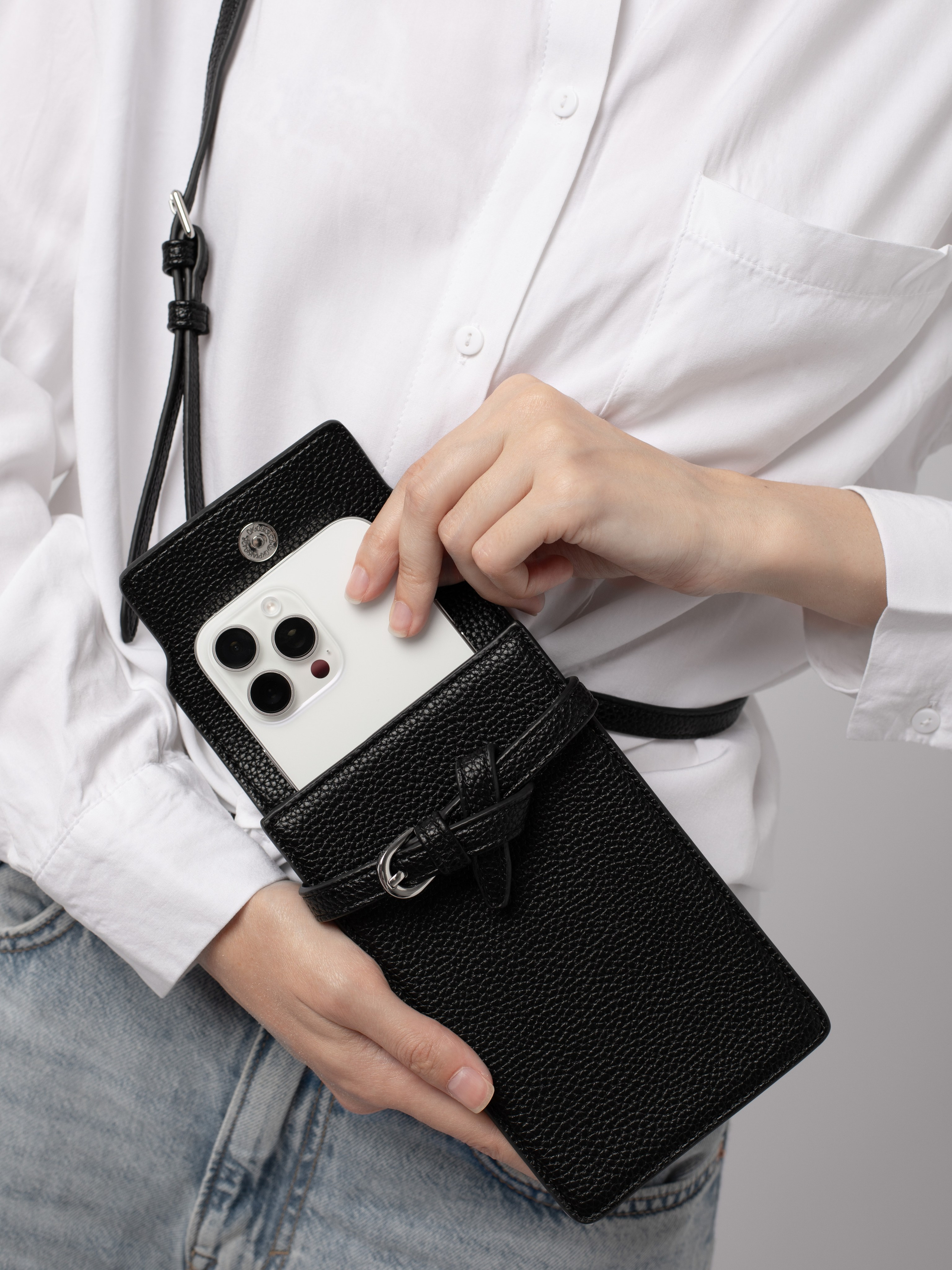 Женские сумки. Фотостудия предметной и модельной съёмки для маркетплейсов