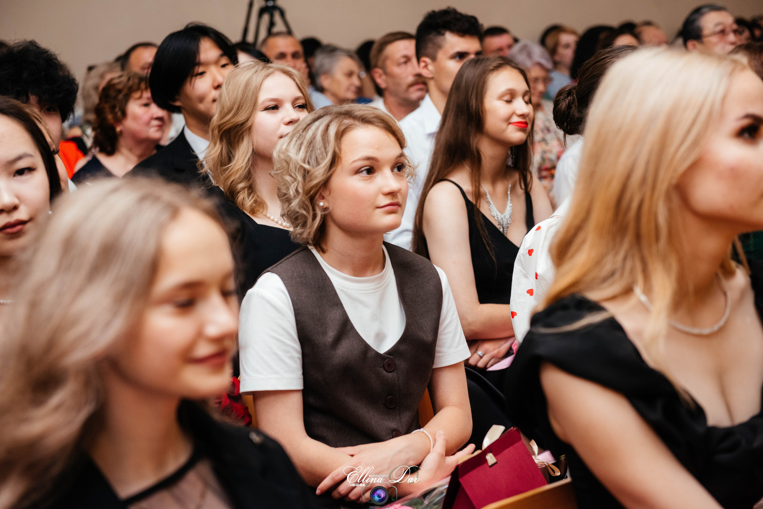 Вручение аттестатов. Фотограф Эллина Дар г. Улан-Удэ