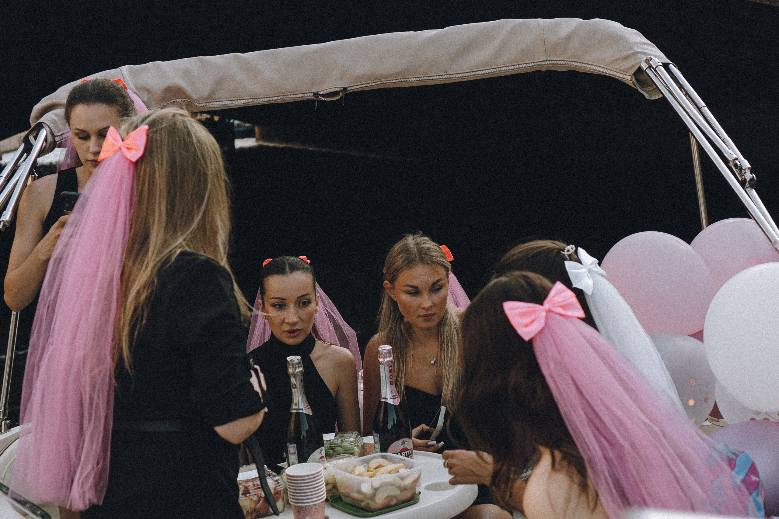 ДЕВИЧНИК НА КАТЕРЕ. Профессиональный фотограф, Санкт-Петербург — Виктория Богомолова